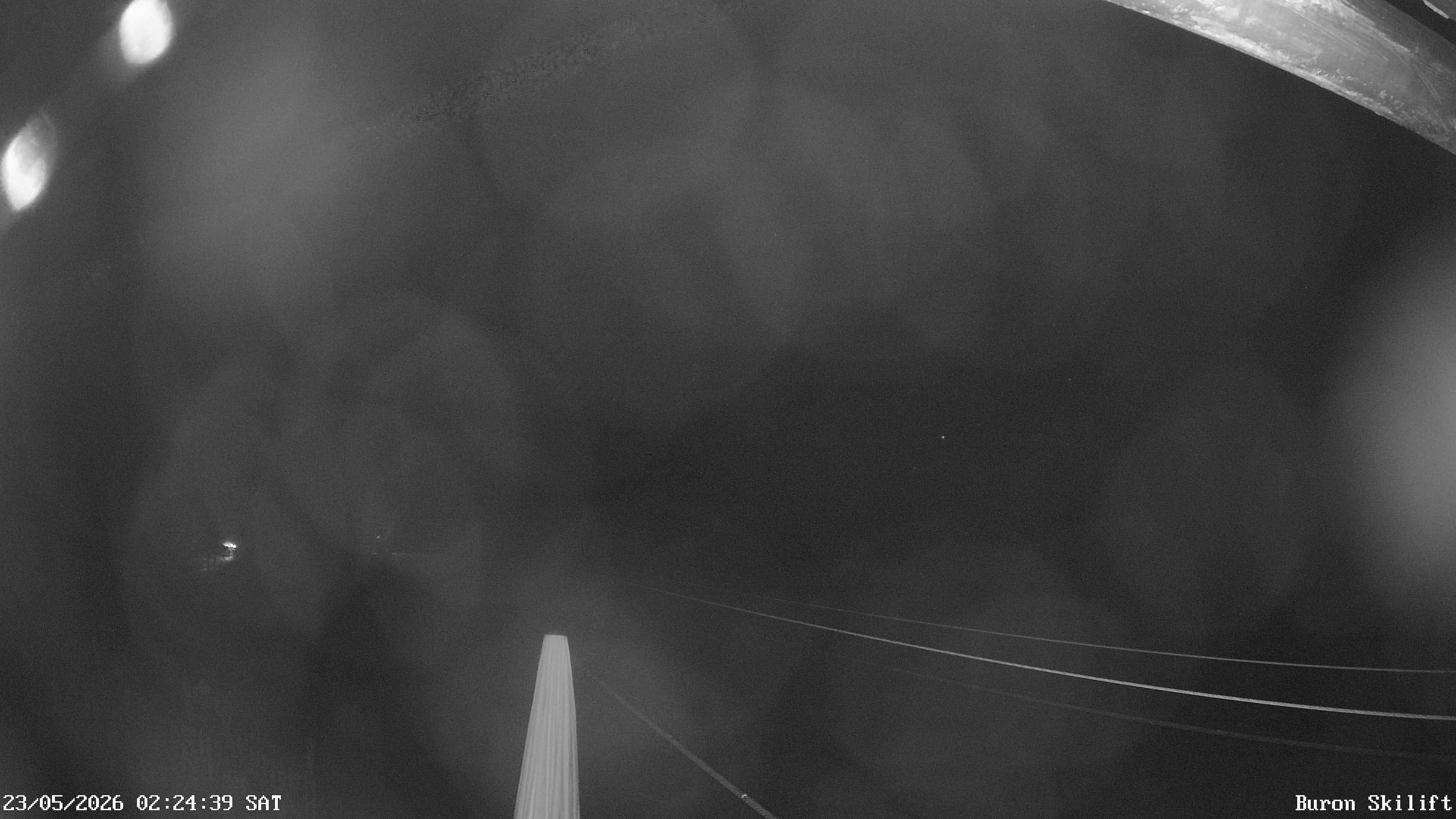 Archiv Foto Webcam Blick von der Talstation des Schlepplifts Buron auf den Lift und die Piste