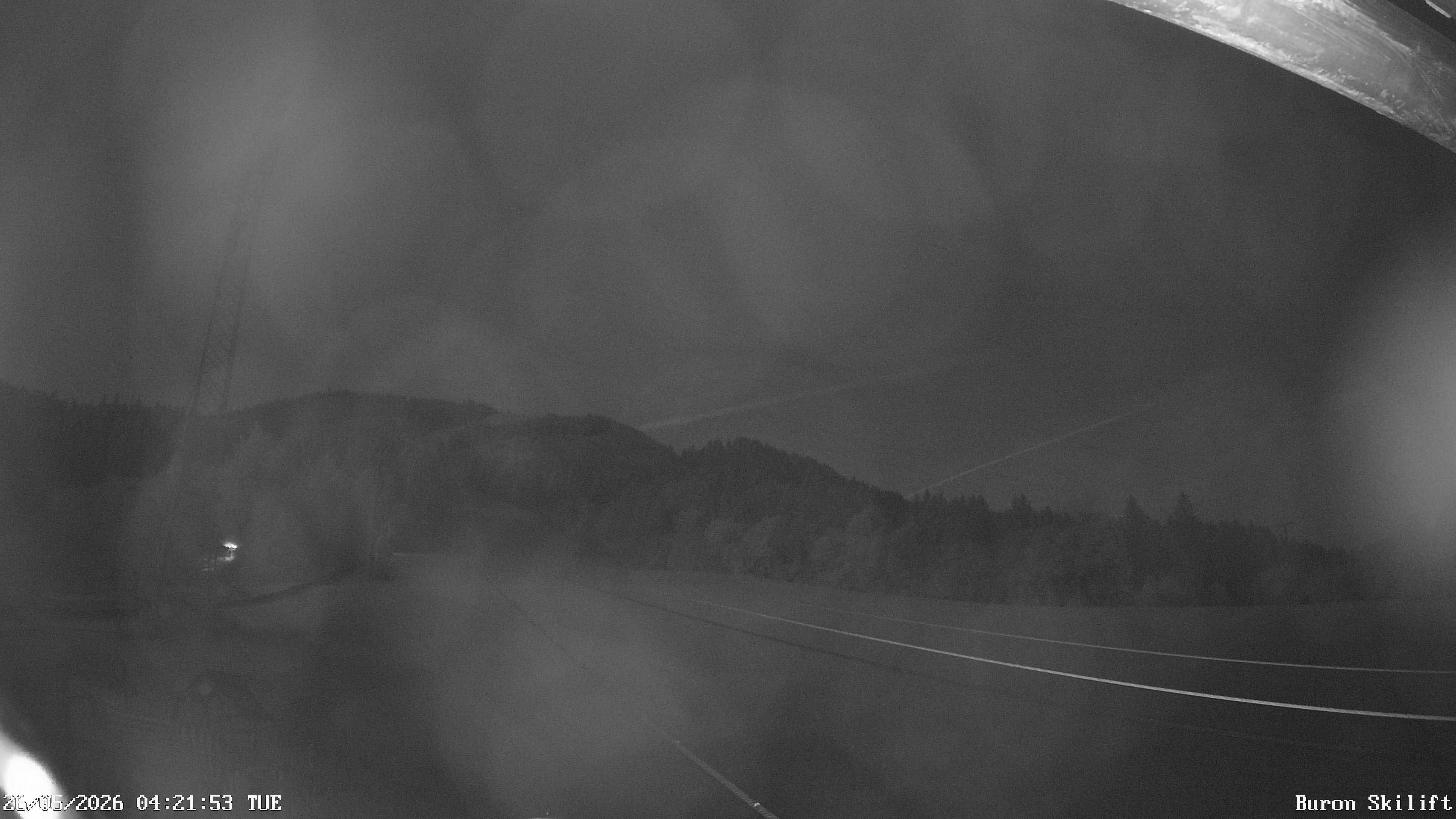 Archiv Foto Webcam Blick von der Talstation des Schlepplifts Buron auf den Lift und die Piste