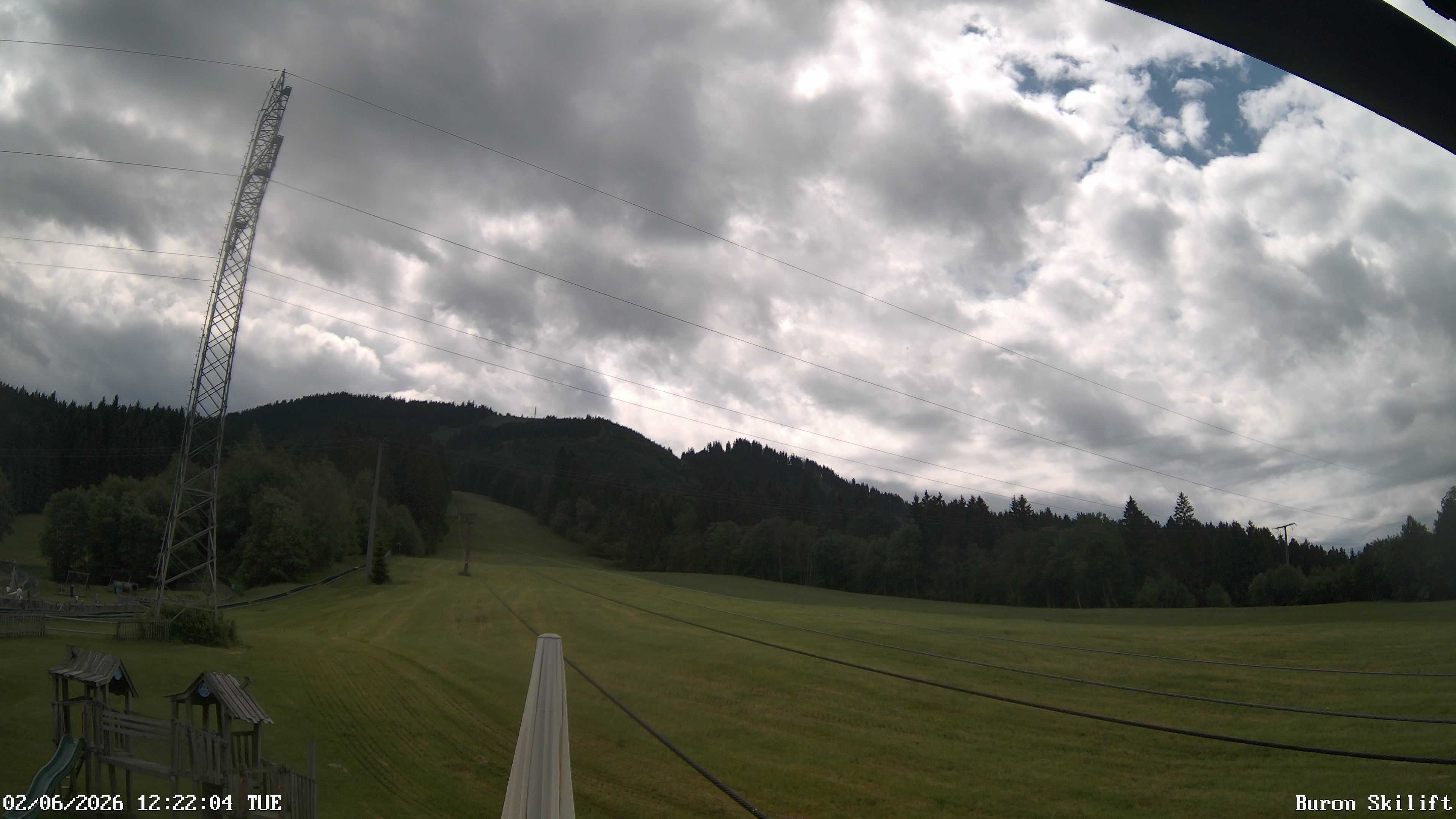 Archiv Foto Webcam Blick von der Talstation des Schlepplifts Buron auf den Lift und die Piste