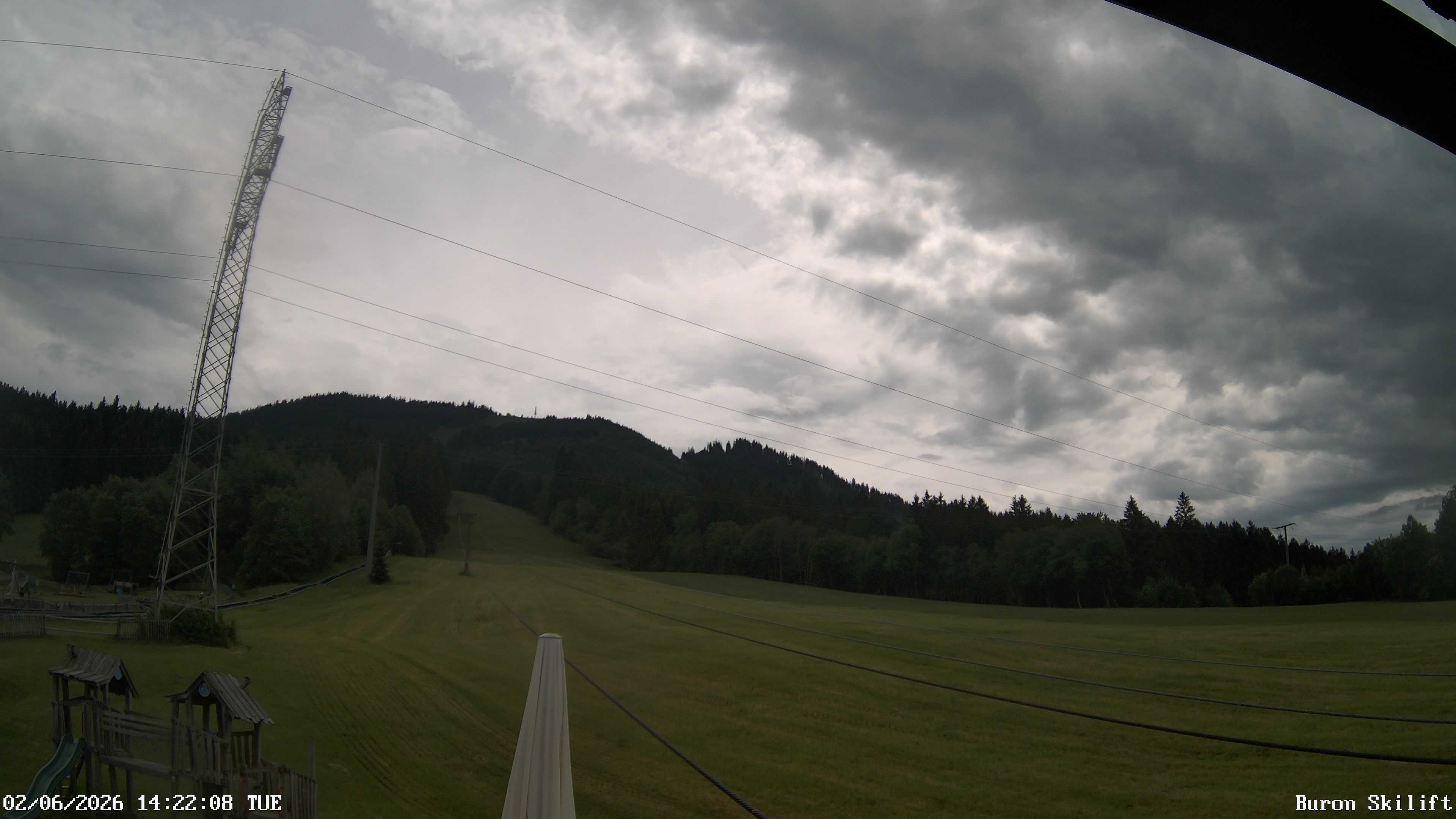 Archiv Foto Webcam Blick von der Talstation des Schlepplifts Buron auf den Lift und die Piste
