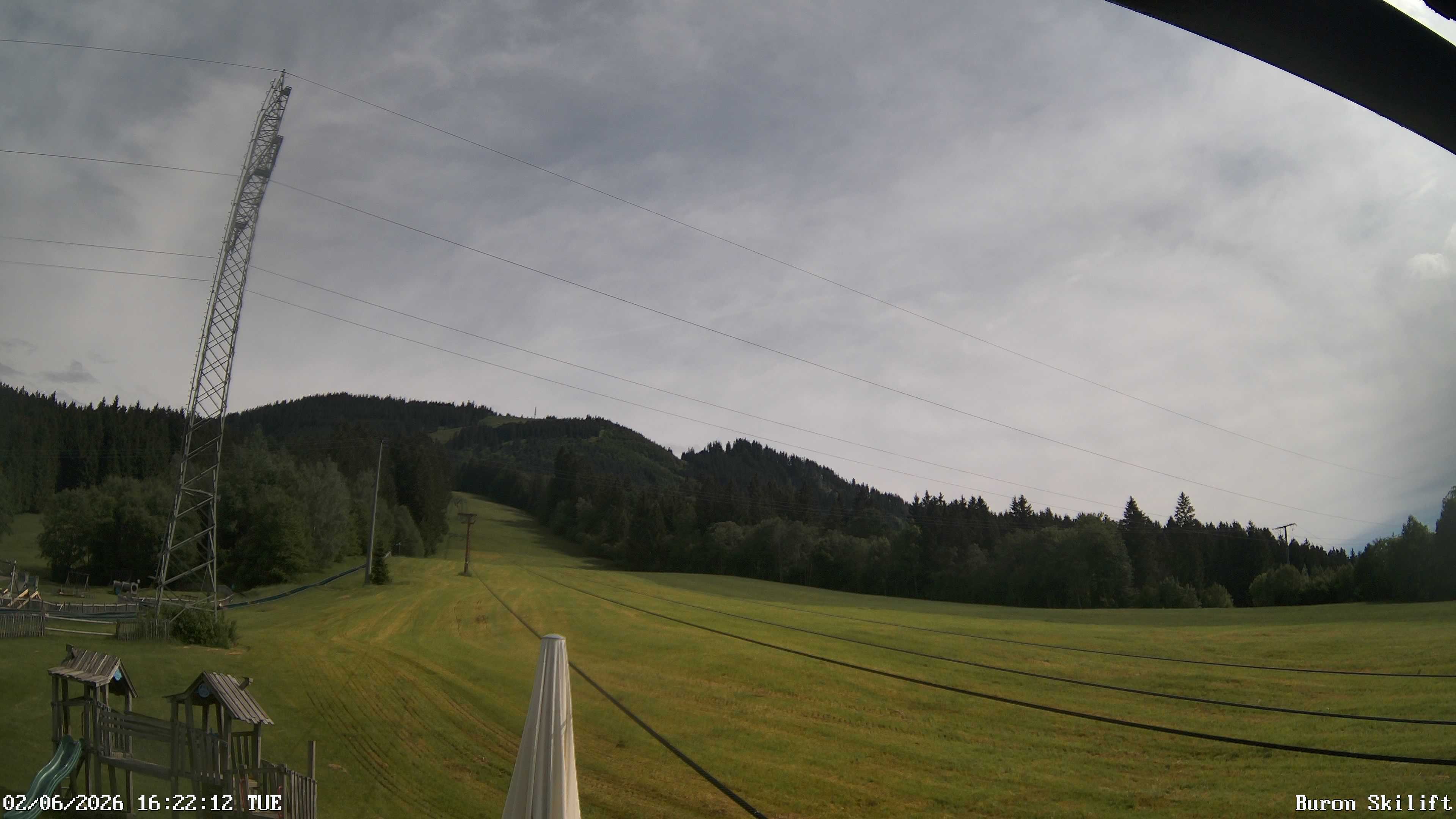 Archiv Foto Webcam Blick von der Talstation des Schlepplifts Buron auf den Lift und die Piste