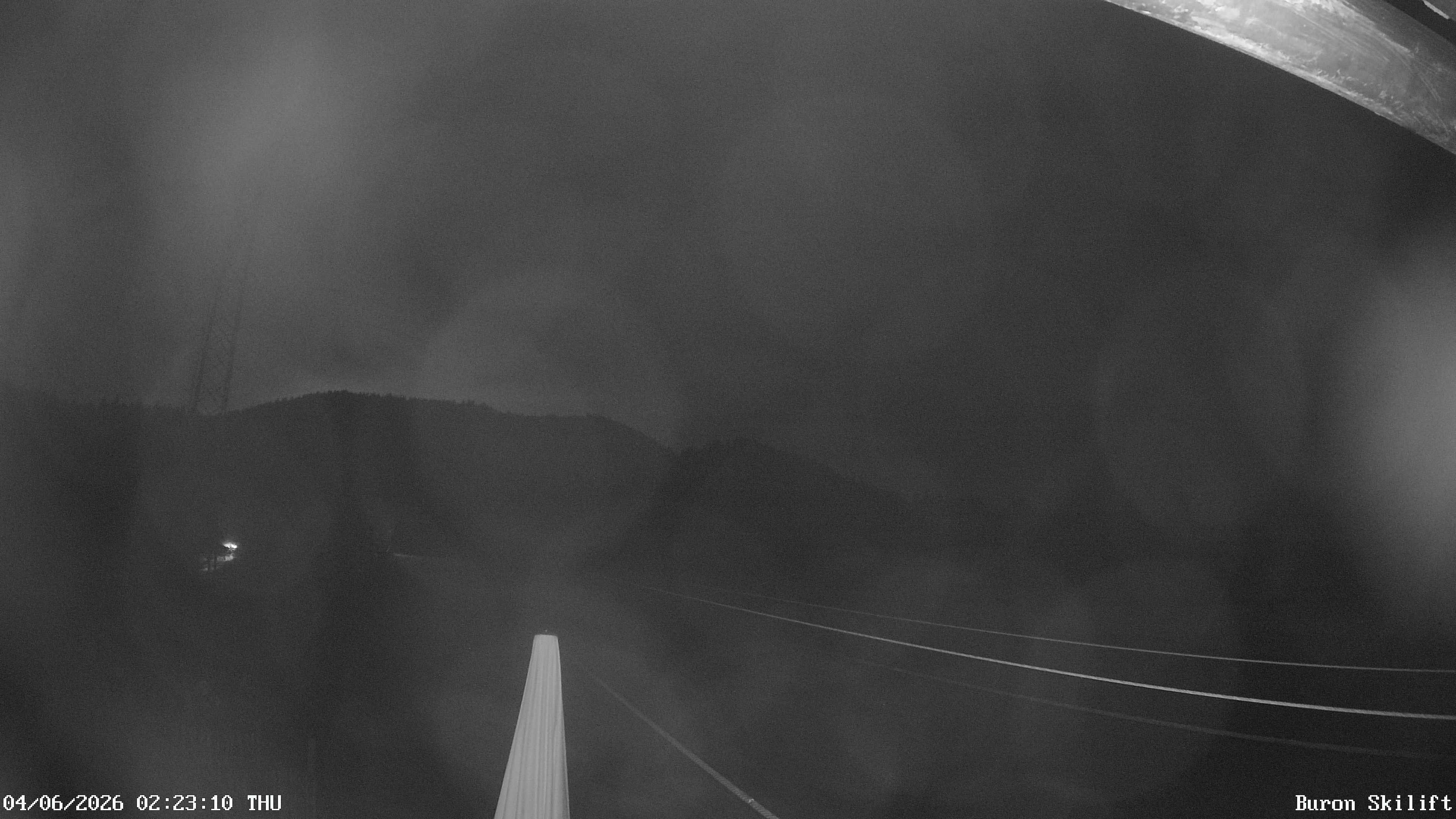 Archiv Foto Webcam Blick von der Talstation des Schlepplifts Buron auf den Lift und die Piste