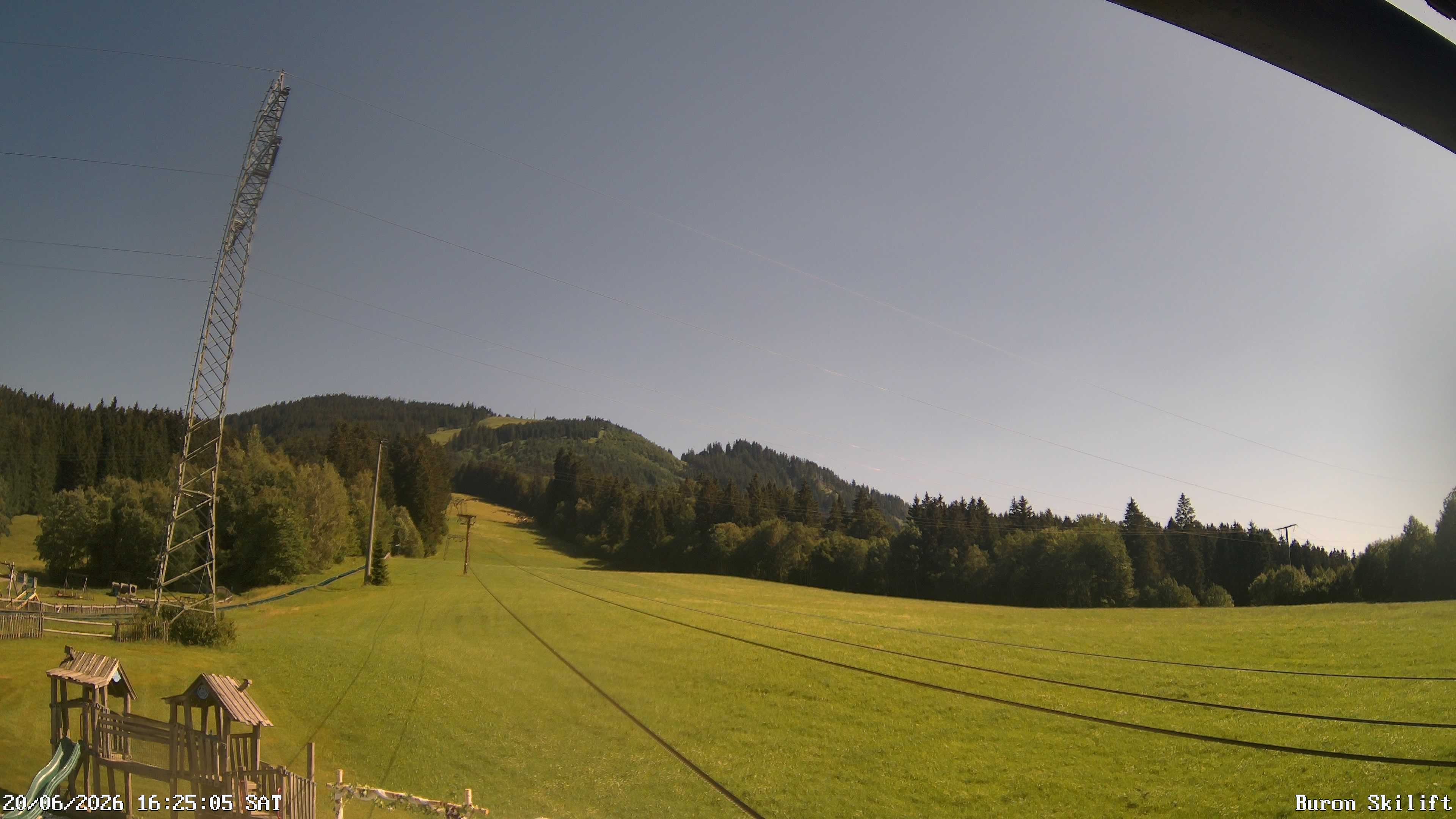 Archived image Webcam Enjoy the panoama view of the ski trail and lift in Buron