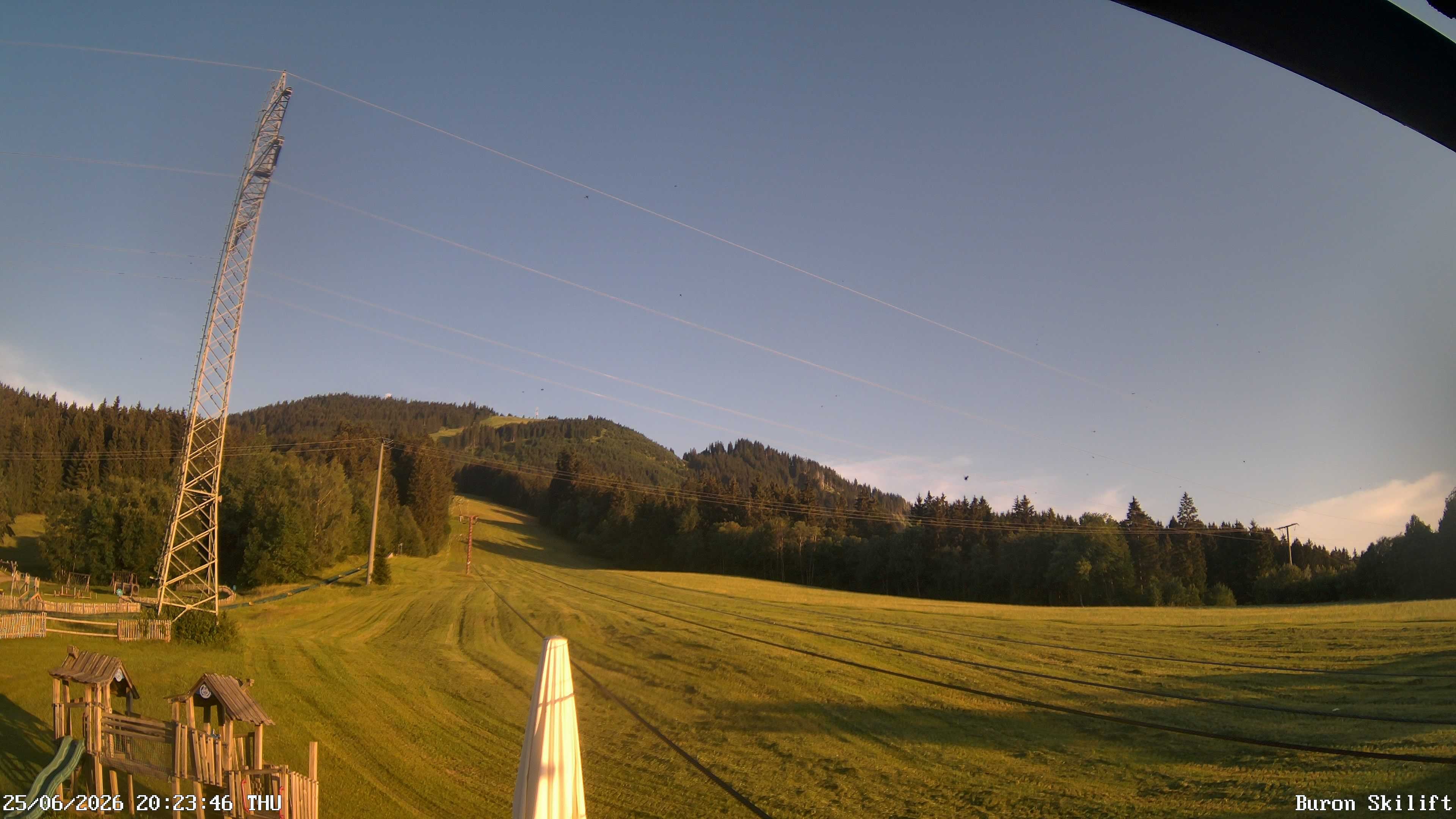 Archived image Webcam Enjoy the panoama view of the ski trail and lift in Buron