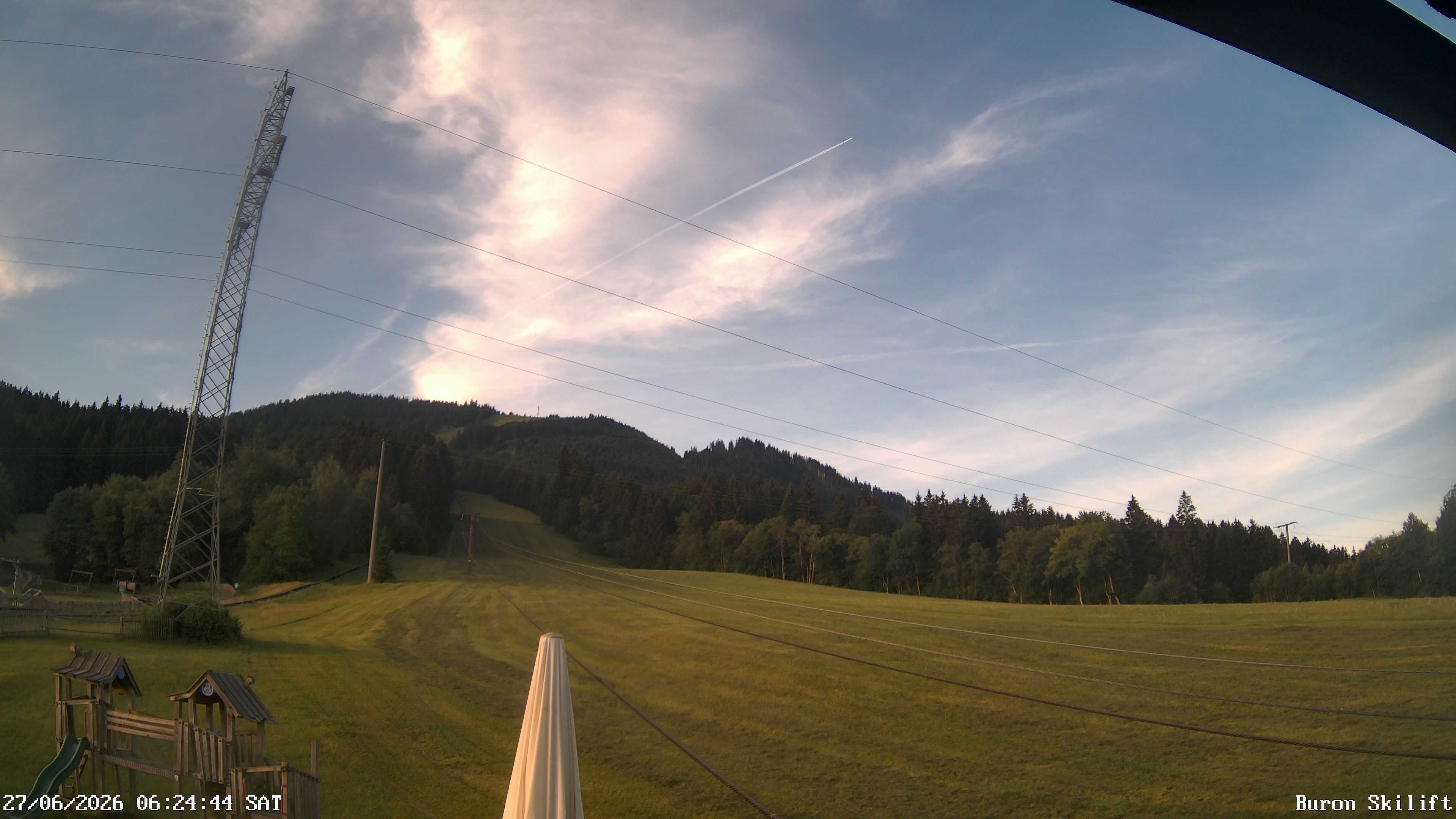 Archived image Webcam Enjoy the panoama view of the ski trail and lift in Buron