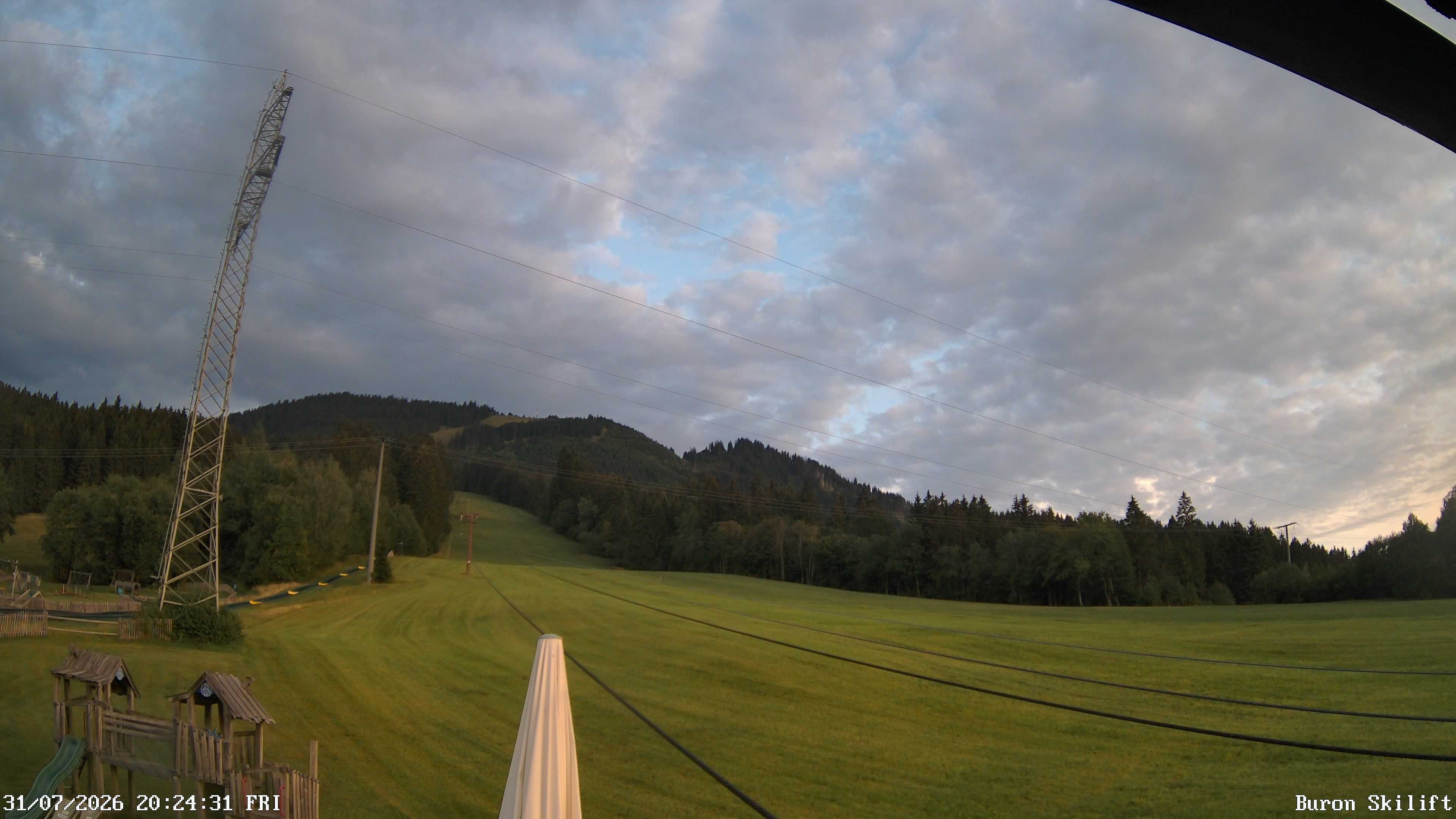 Archived image Webcam Enjoy the panoama view of the ski trail and lift in Buron