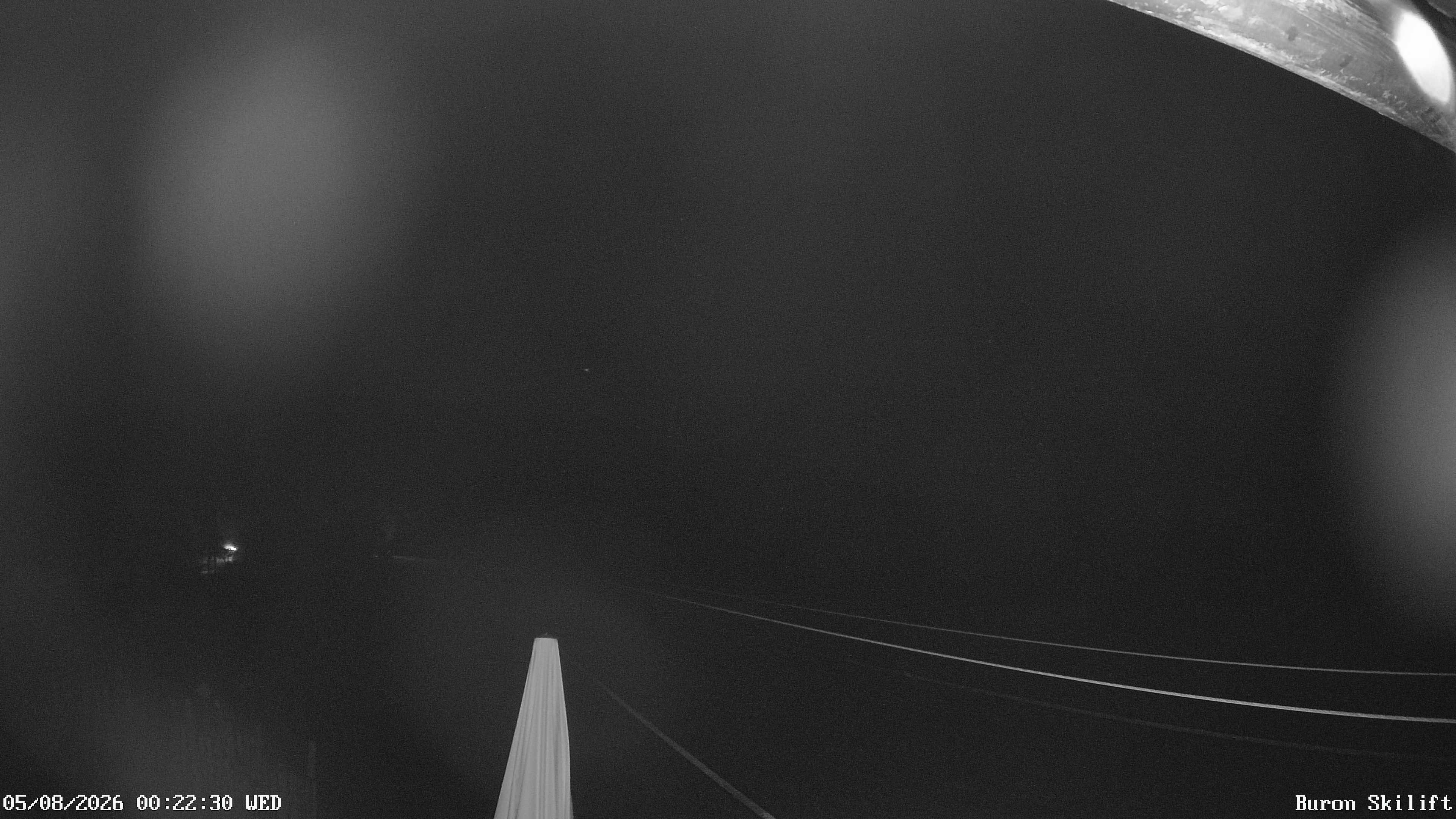 Archiv Foto Webcam Blick von der Talstation des Schlepplifts Buron auf den Lift und die Piste