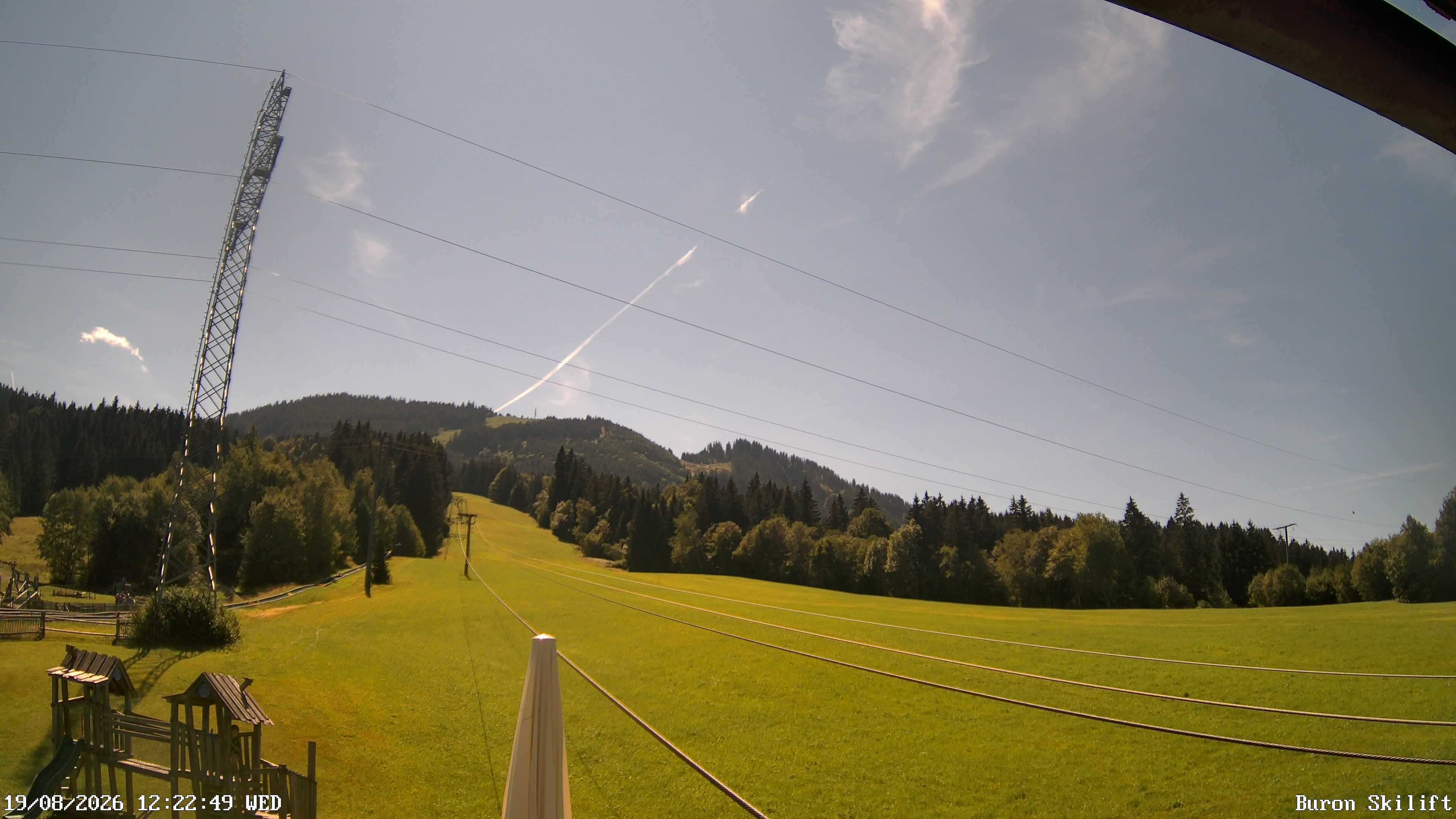 Archiv Foto Webcam Blick von der Talstation des Schlepplifts Buron auf den Lift und die Piste