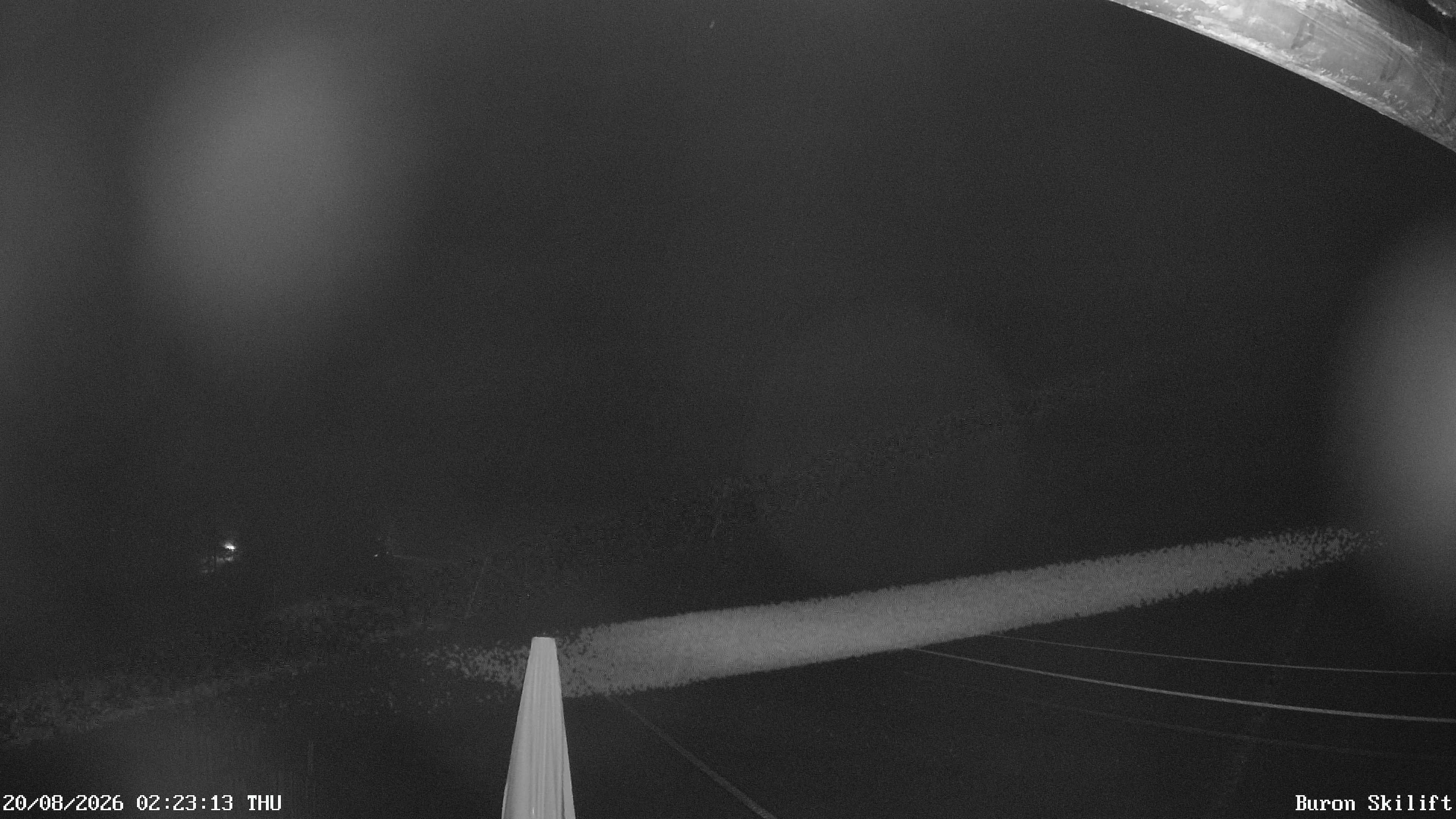 Archiv Foto Webcam Blick von der Talstation des Schlepplifts Buron auf den Lift und die Piste