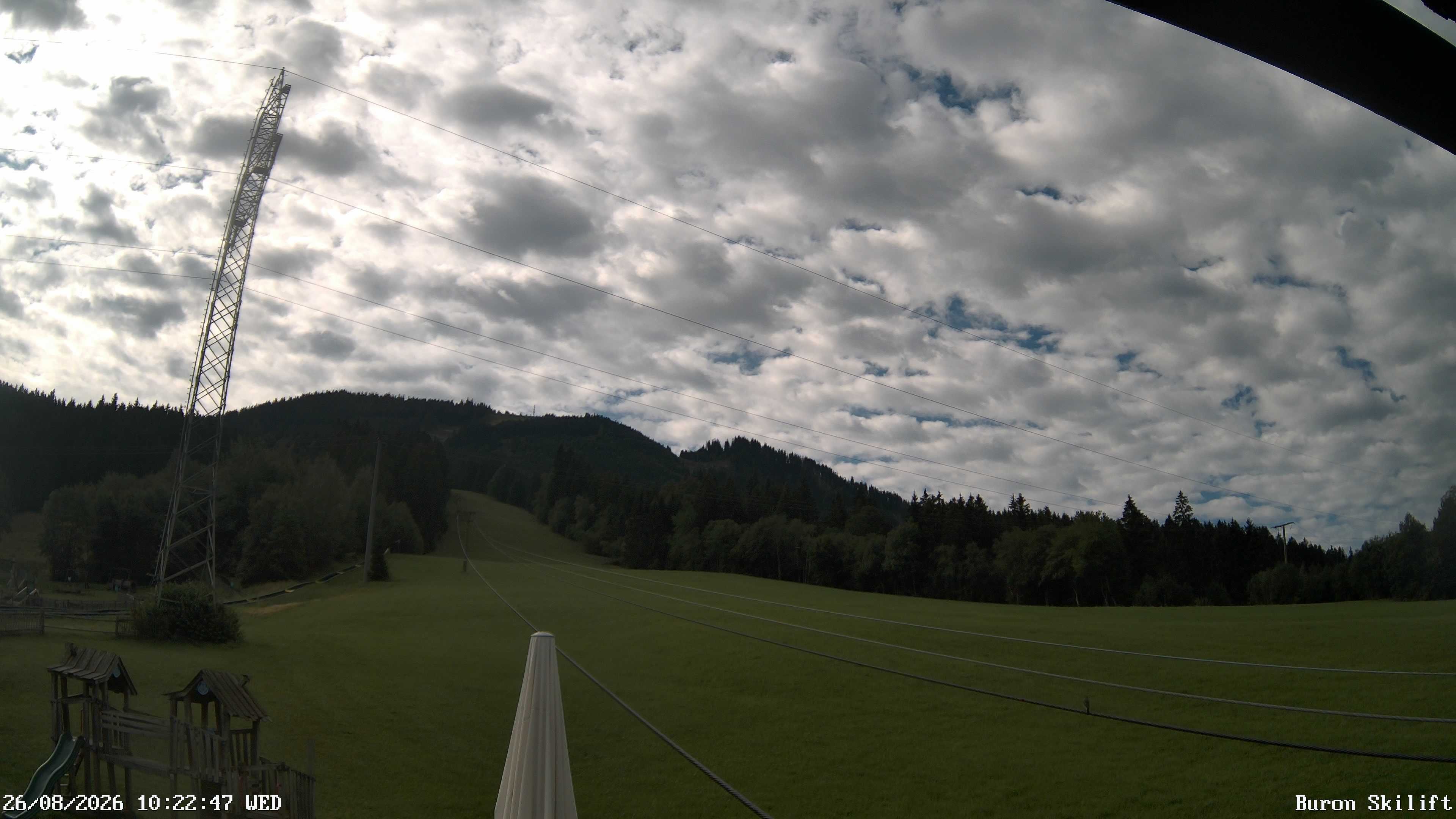 Archiv Foto Webcam Blick von der Talstation des Schlepplifts Buron auf den Lift und die Piste
