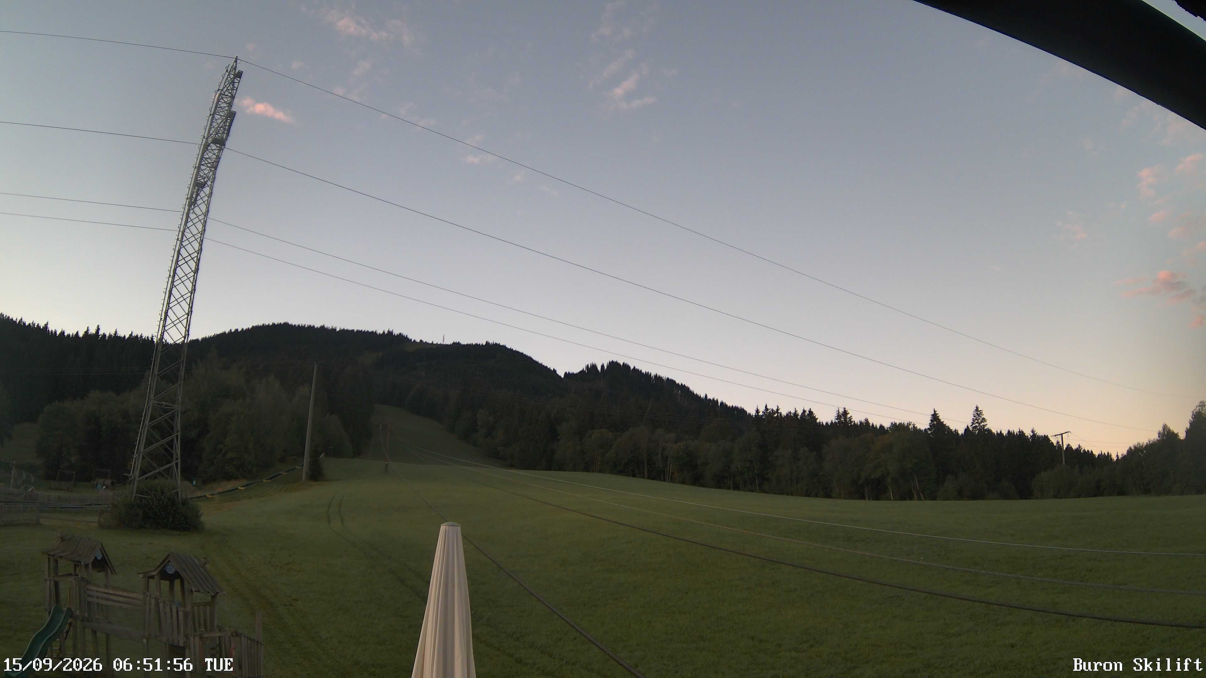 Archived image Webcam Enjoy the panoama view of the ski trail and lift in Buron