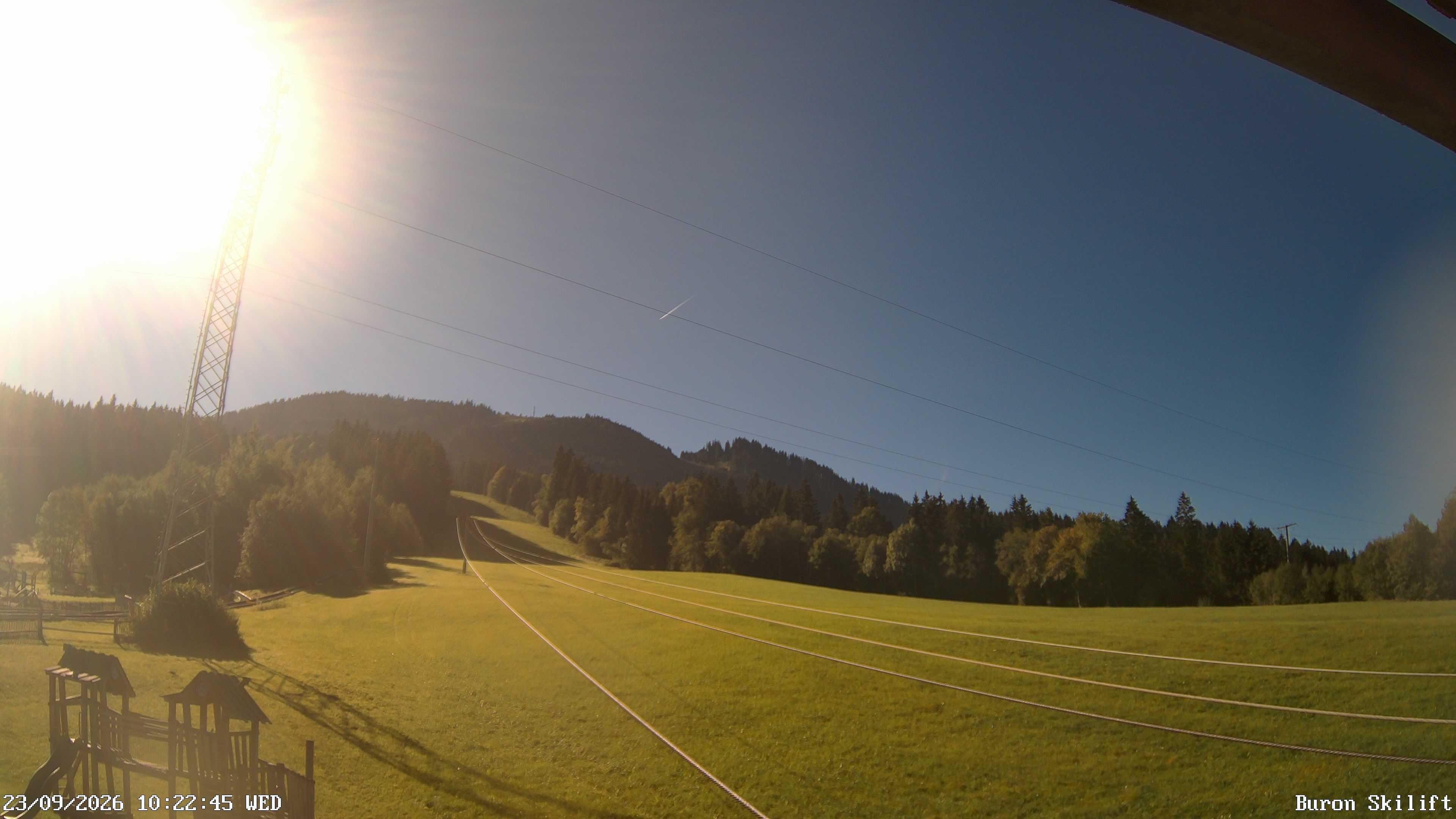 Archiv Foto Webcam Blick von der Talstation des Schlepplifts Buron auf den Lift und die Piste