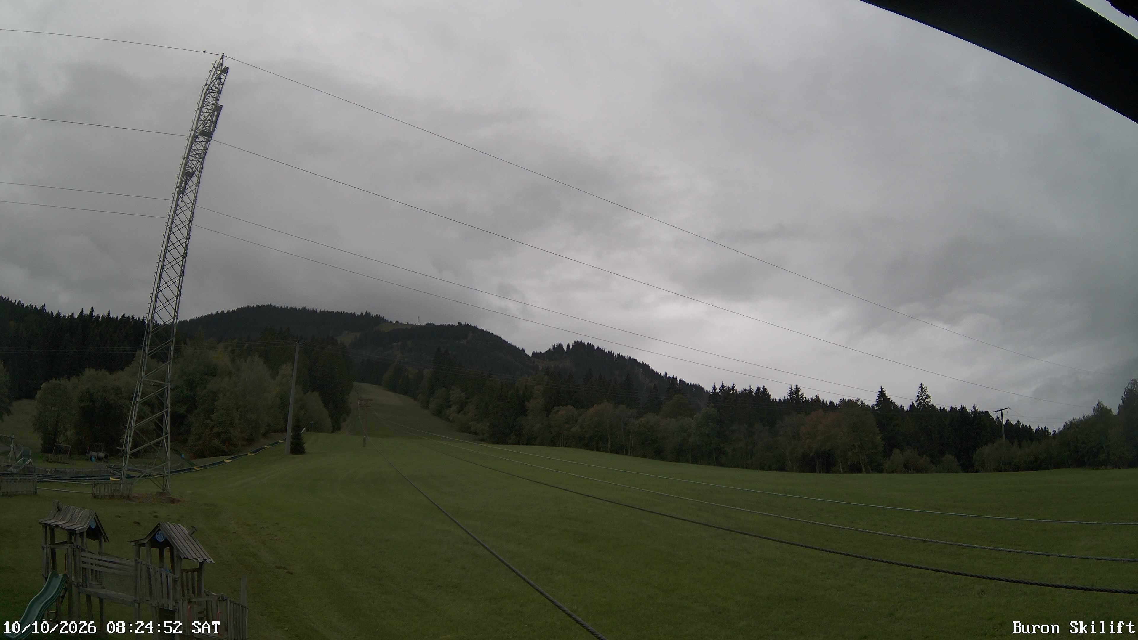 Archived image Webcam Enjoy the panoama view of the ski trail and lift in Buron
