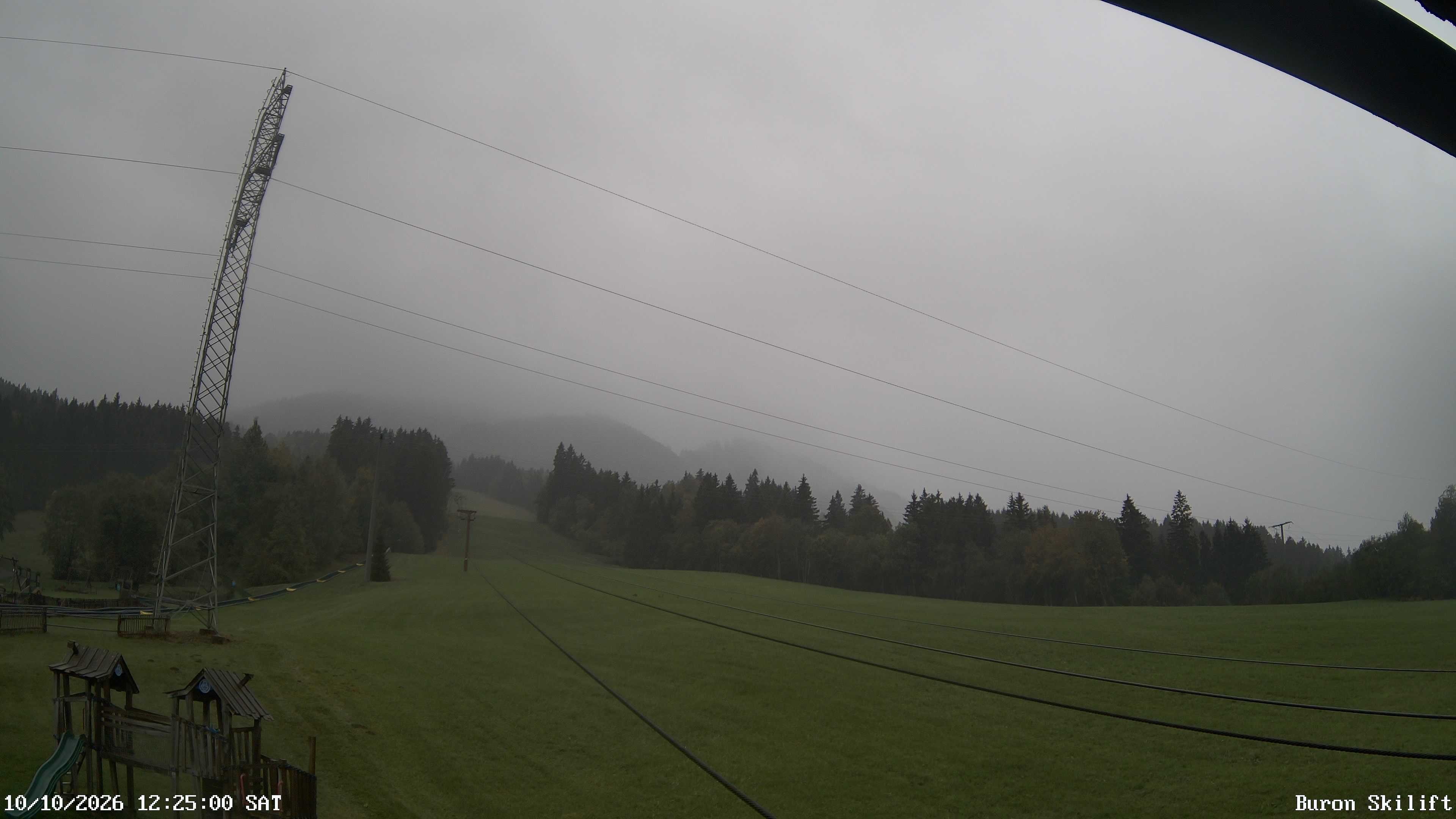 Archived image Webcam Enjoy the panoama view of the ski trail and lift in Buron