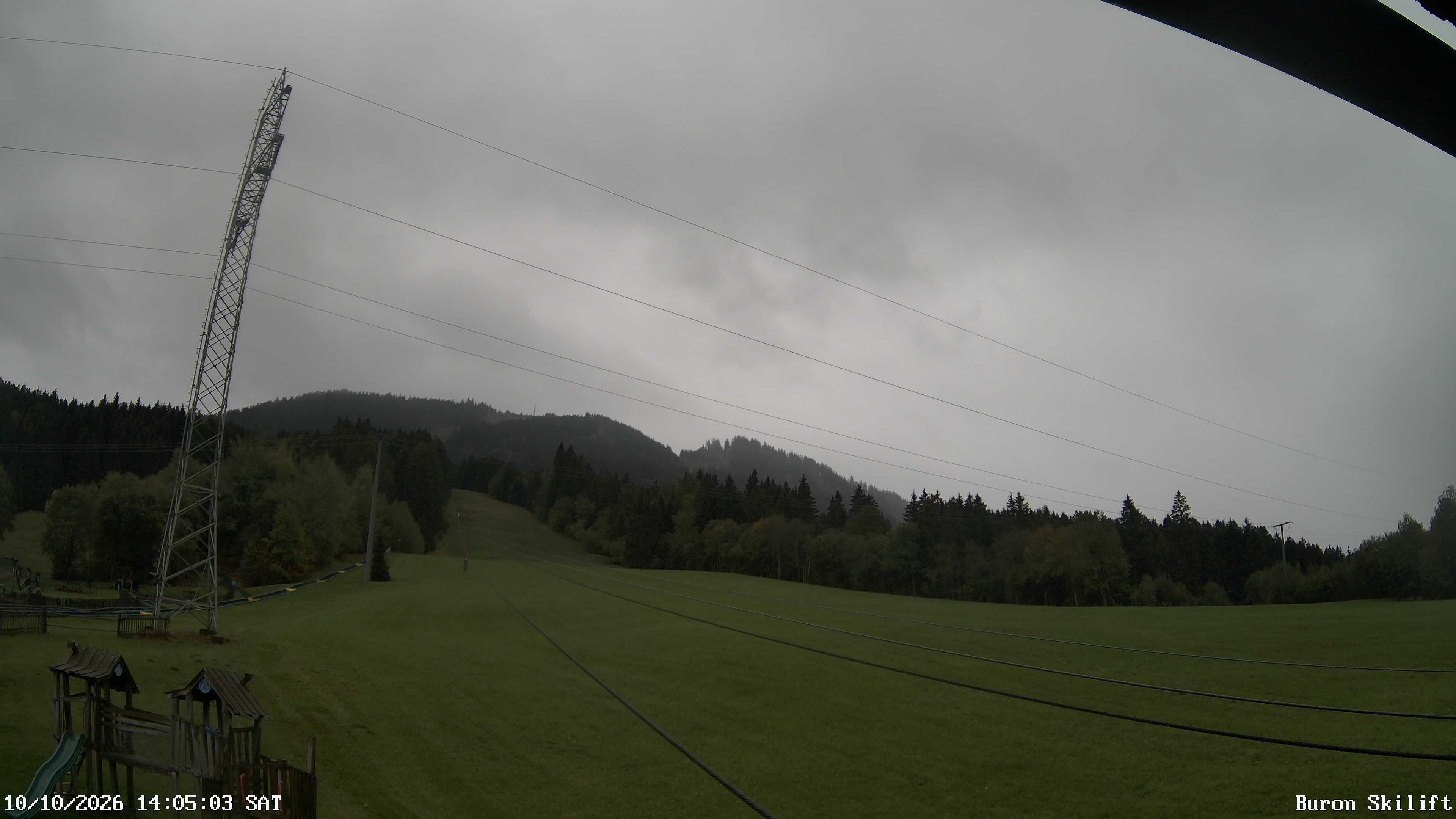Archived image Webcam Enjoy the panoama view of the ski trail and lift in Buron