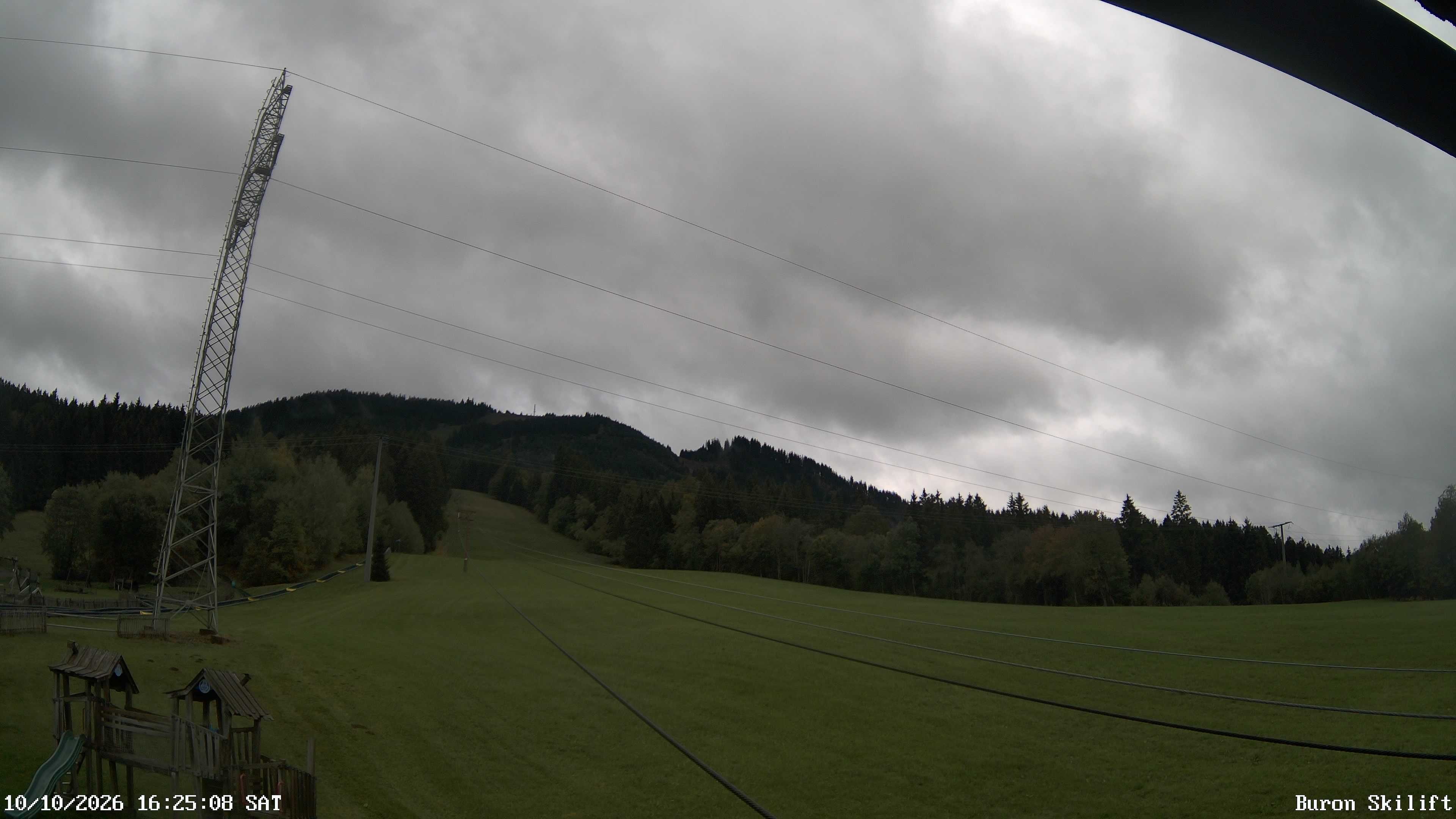 Archived image Webcam Enjoy the panoama view of the ski trail and lift in Buron
