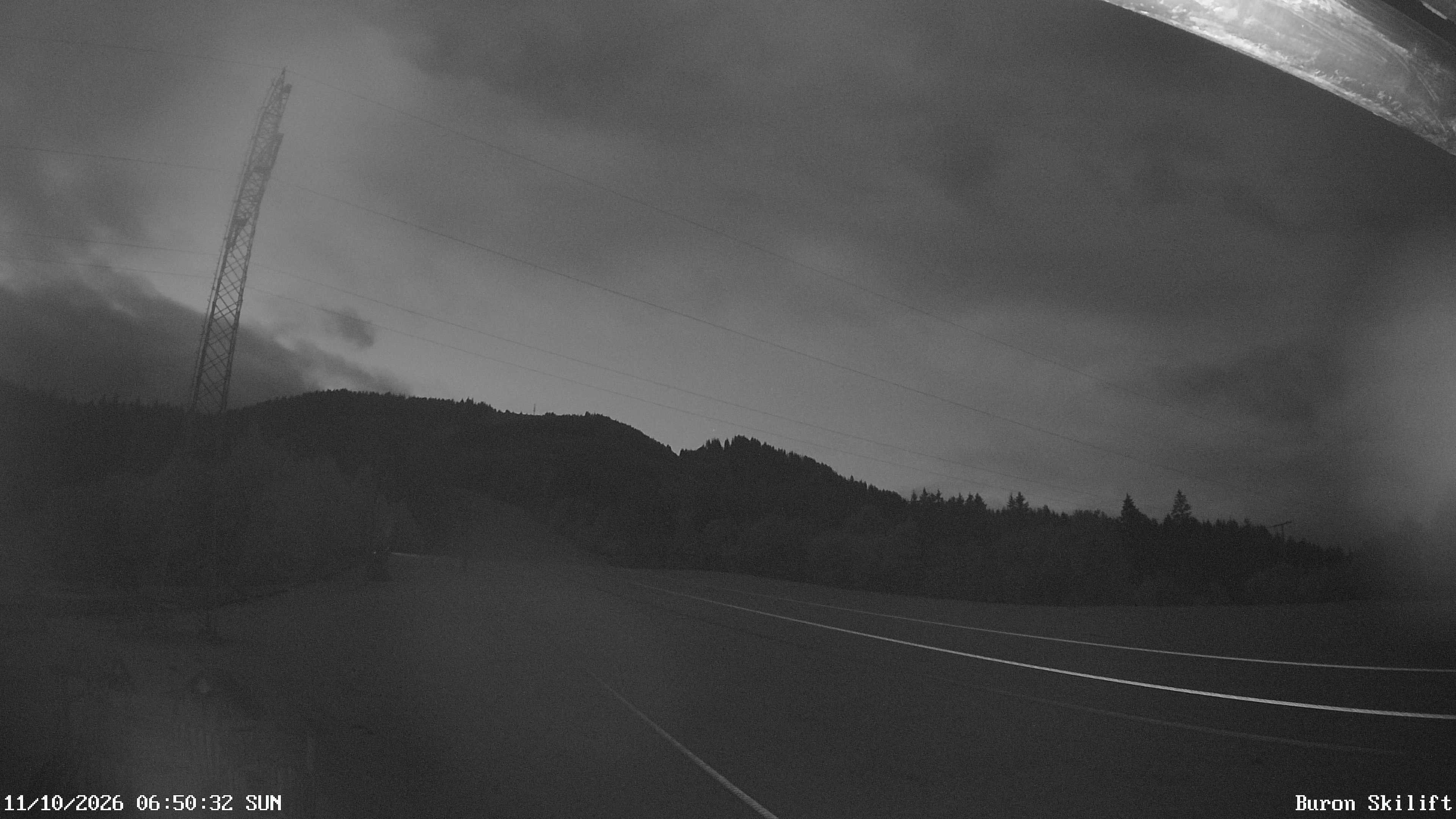 Archived image Webcam Enjoy the panoama view of the ski trail and lift in Buron