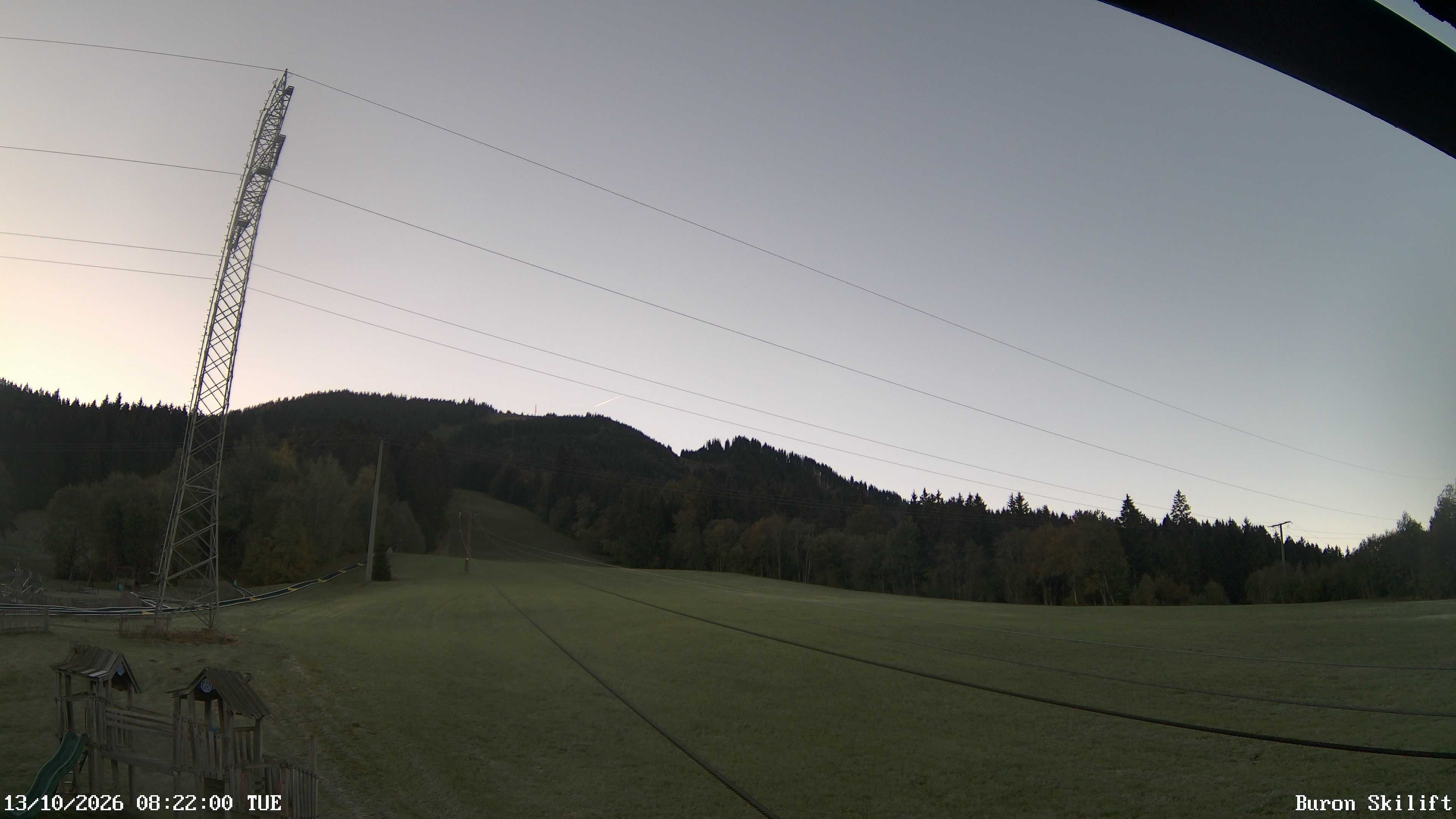 Archived image Webcam Enjoy the panoama view of the ski trail and lift in Buron