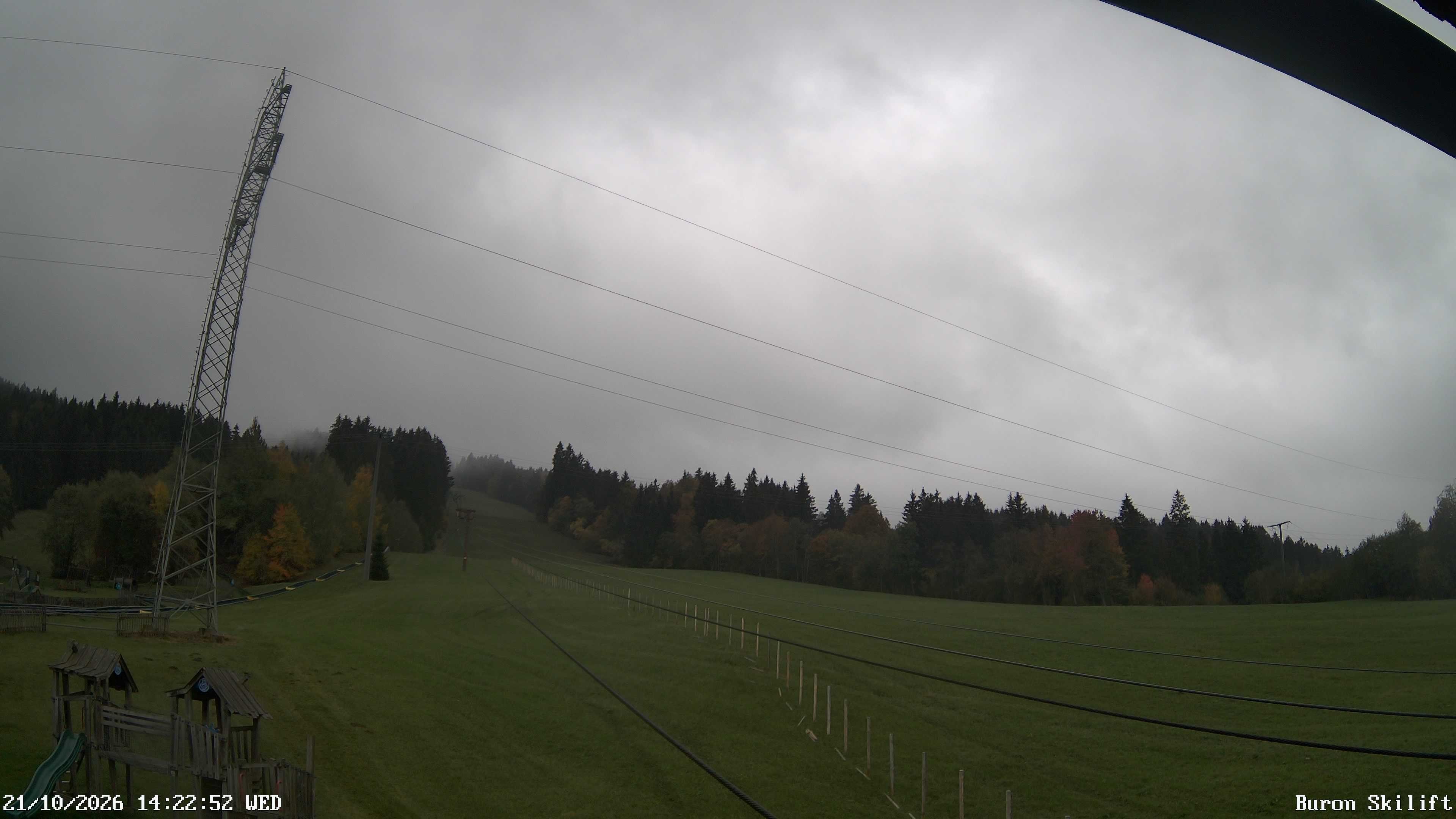 Archiv Foto Webcam Blick von der Talstation des Schlepplifts Buron auf den Lift und die Piste