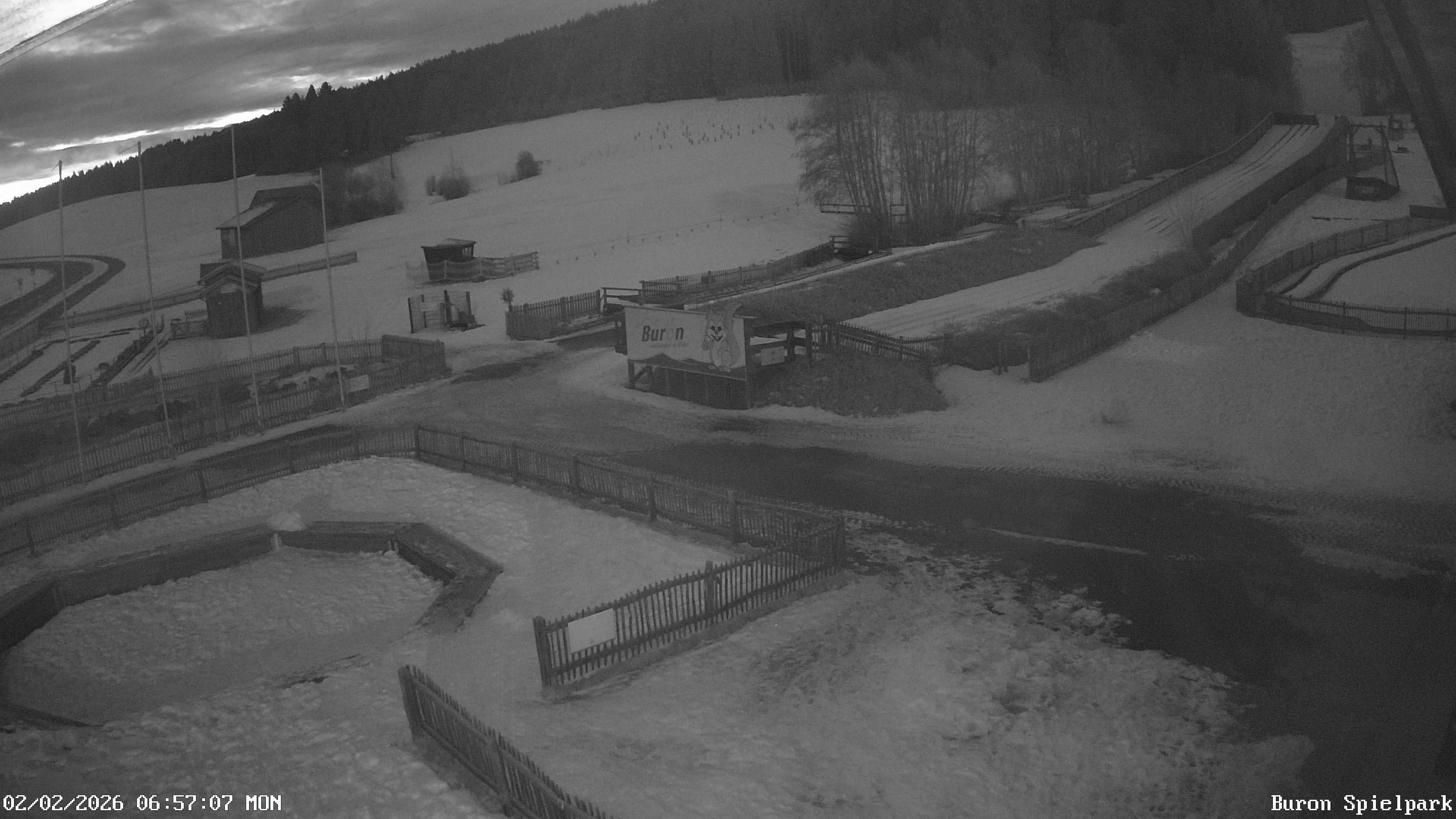 Archiv Foto Webcam Fernsicht auf den Gasthof Buron Stadl im Tal