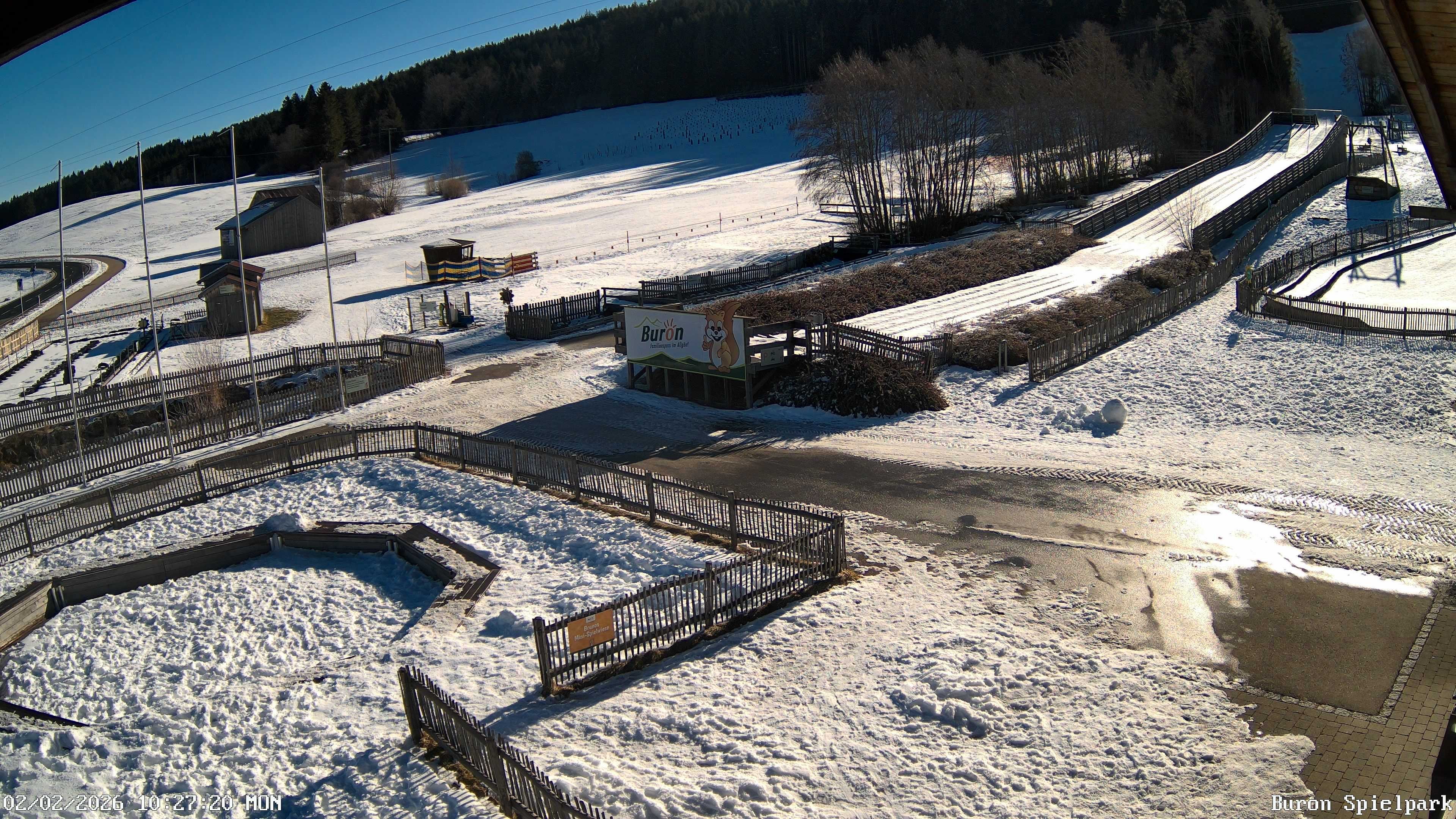 Archived image Webcam with the view of the Alpine restaurant Buron Stadl