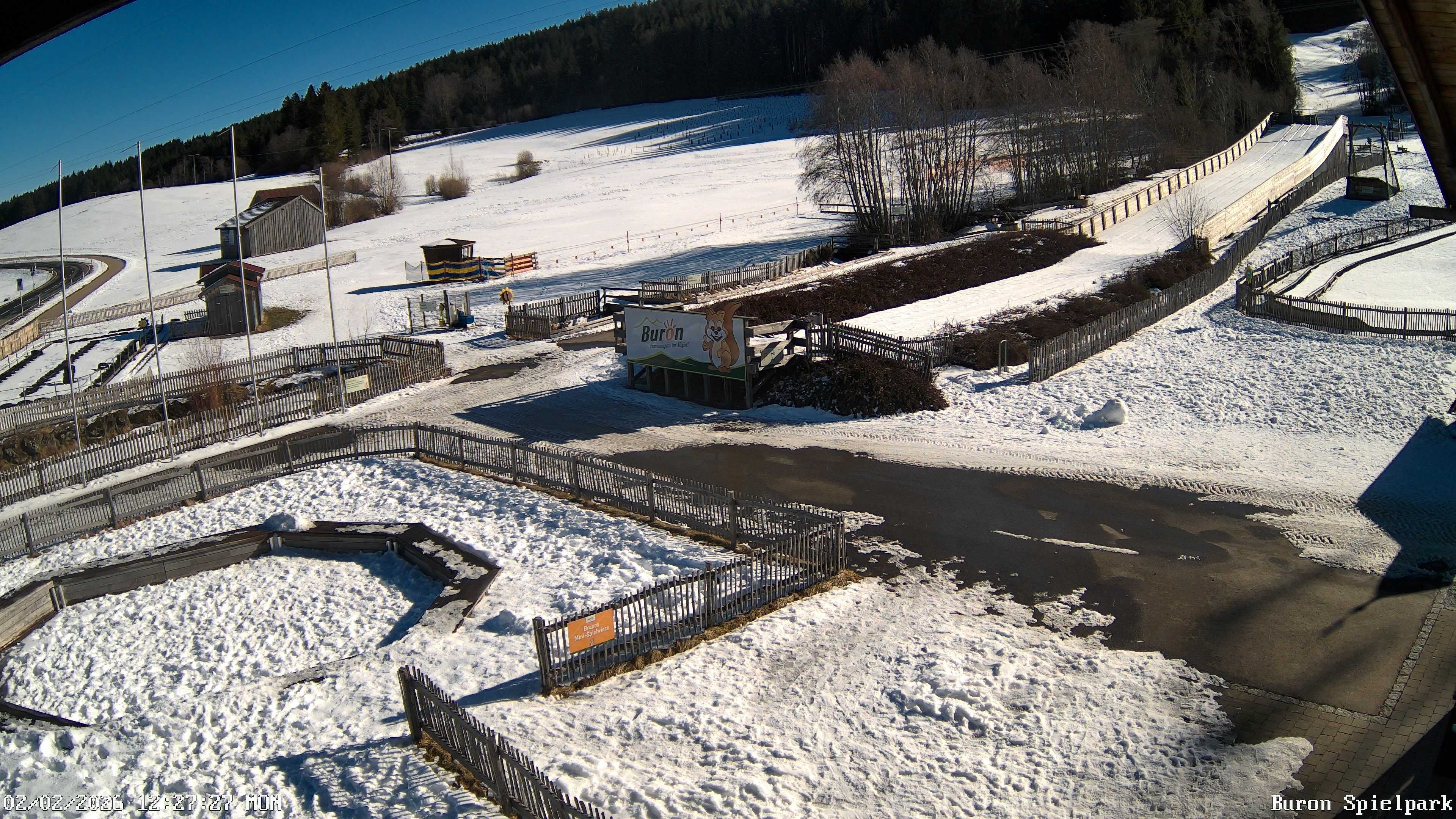 Archived image Webcam with the view of the Alpine restaurant Buron Stadl
