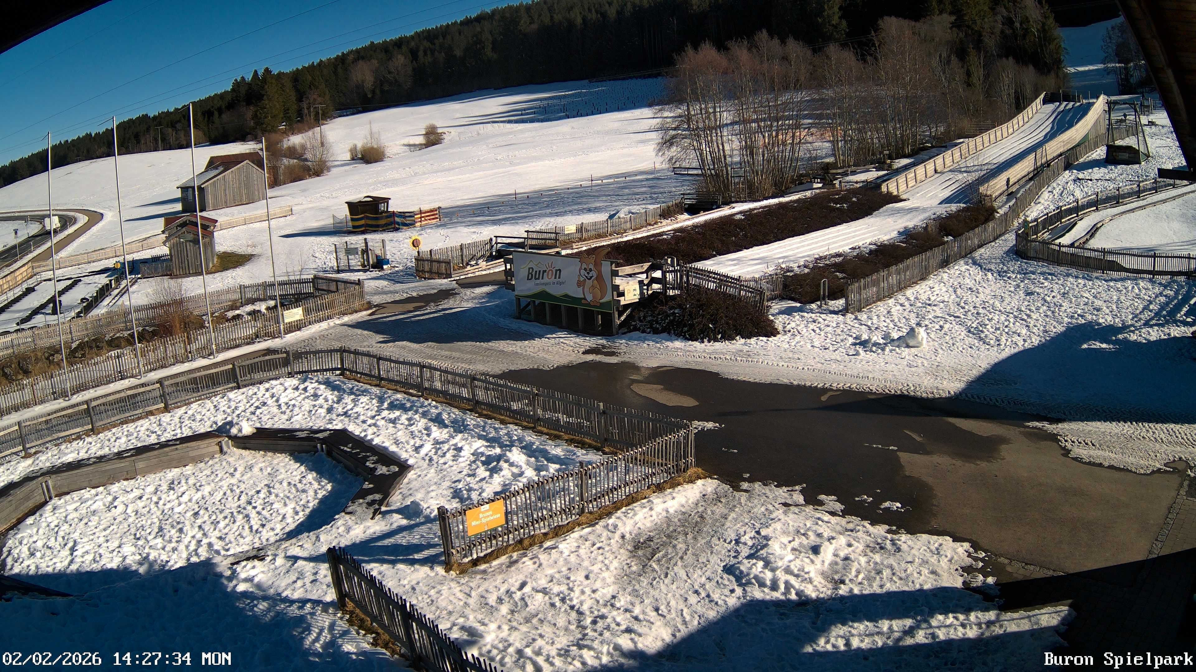 Archived image Webcam with the view of the Alpine restaurant Buron Stadl