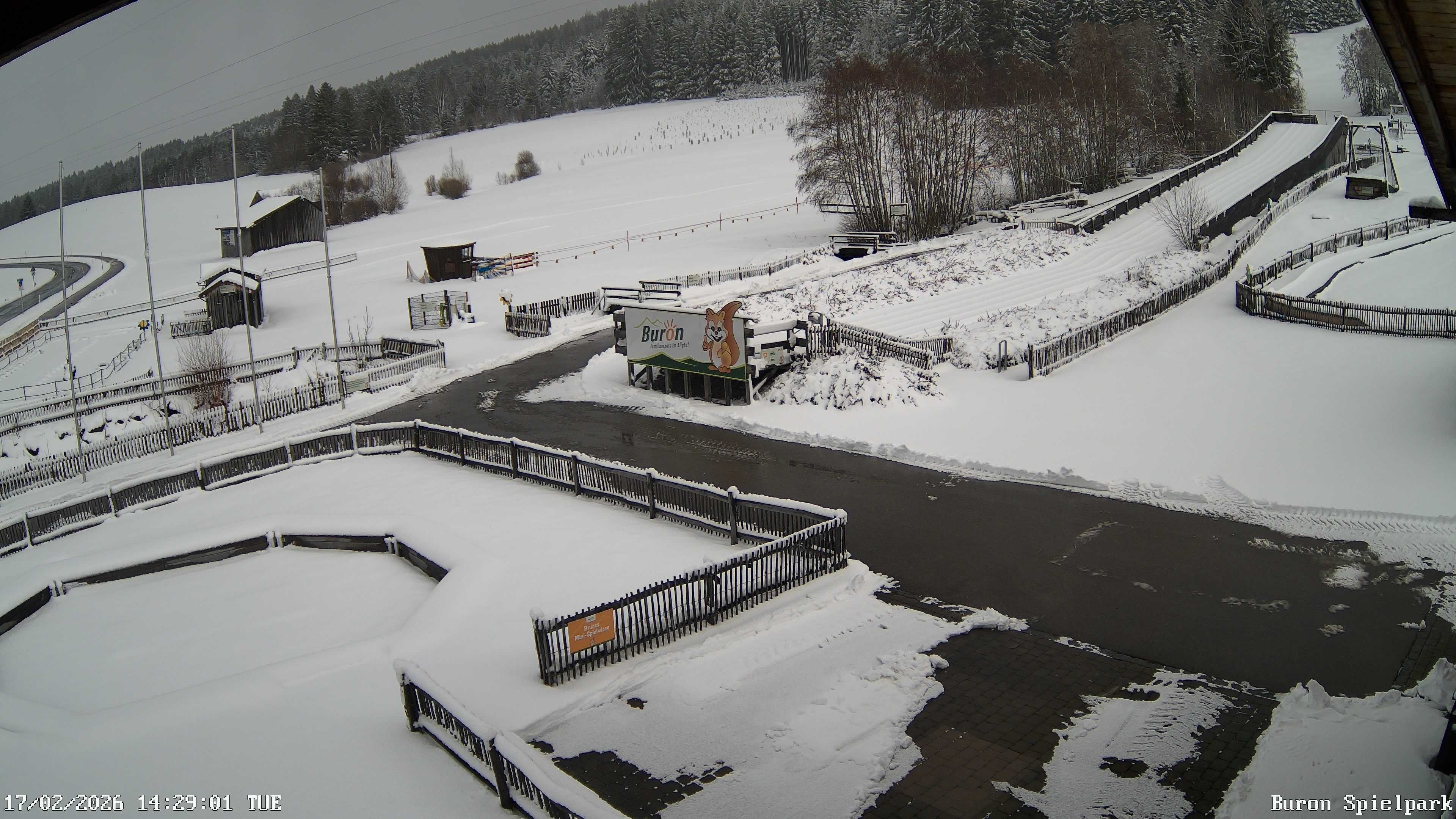 Archived image Webcam with the view of the Alpine restaurant Buron Stadl