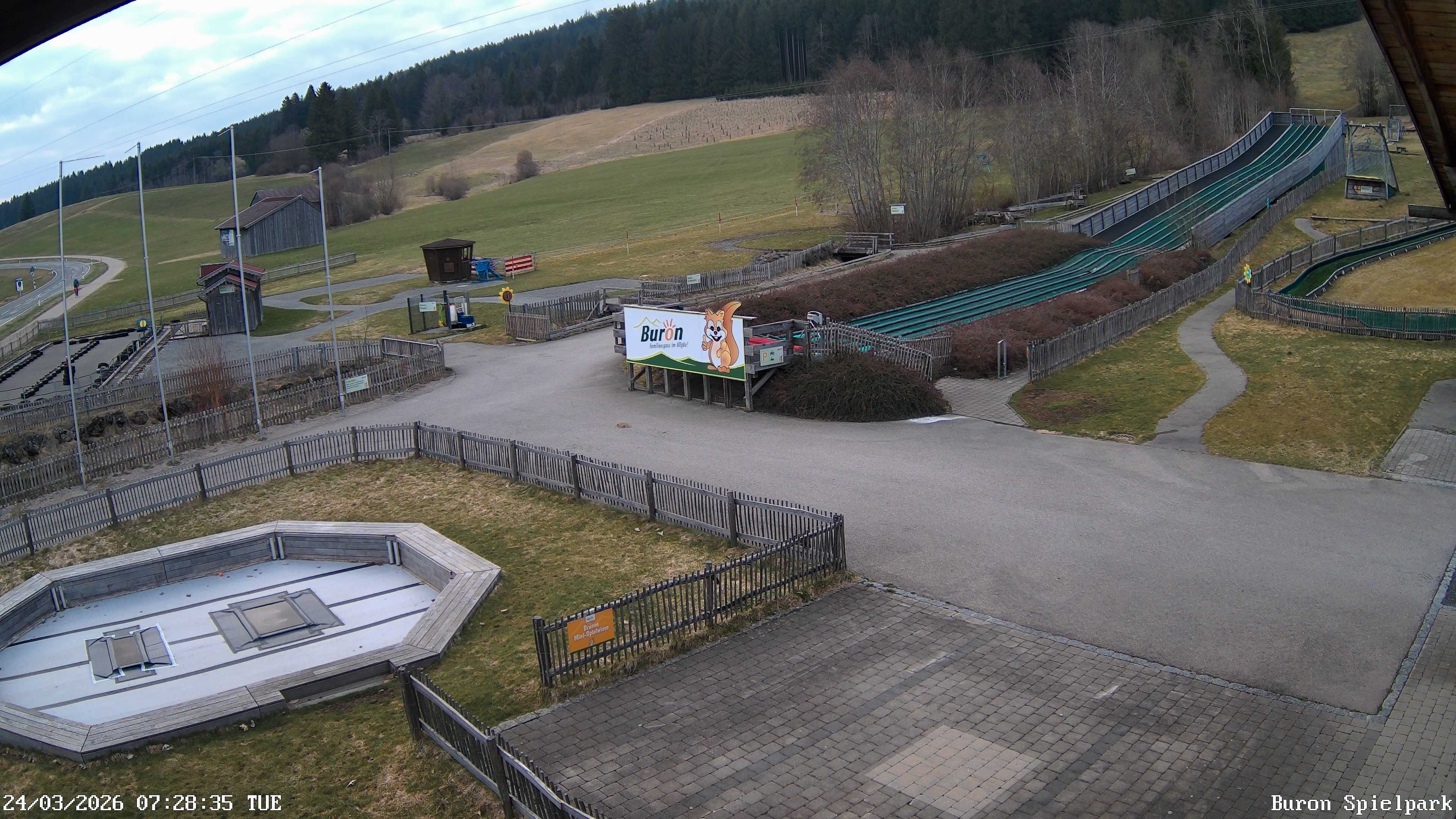Archived image Webcam with the view of the Alpine restaurant Buron Stadl