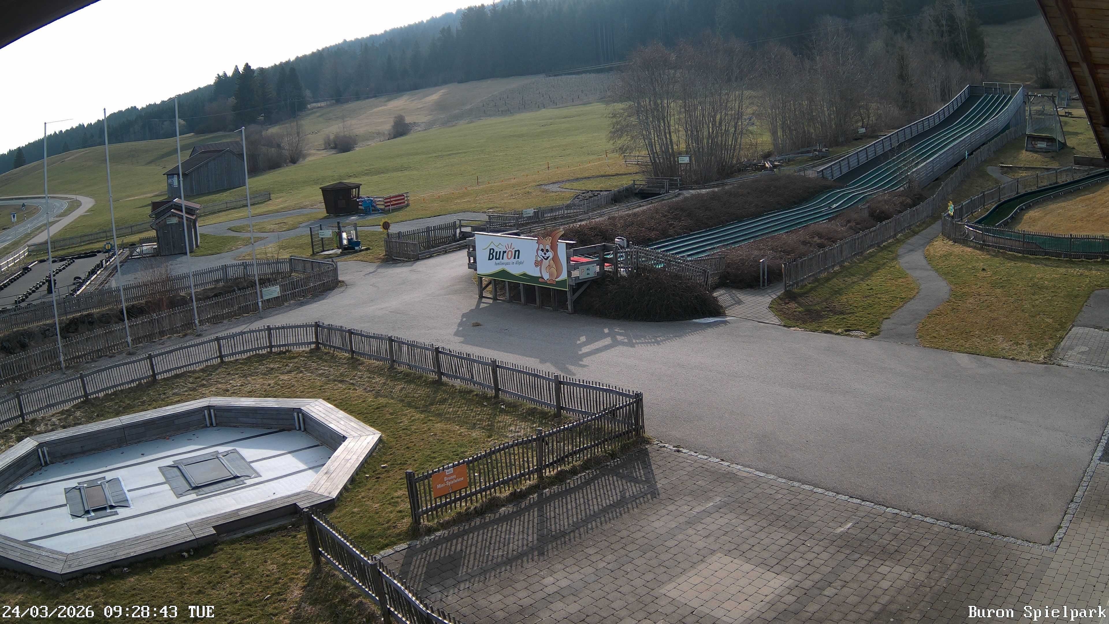 Archived image Webcam with the view of the Alpine restaurant Buron Stadl