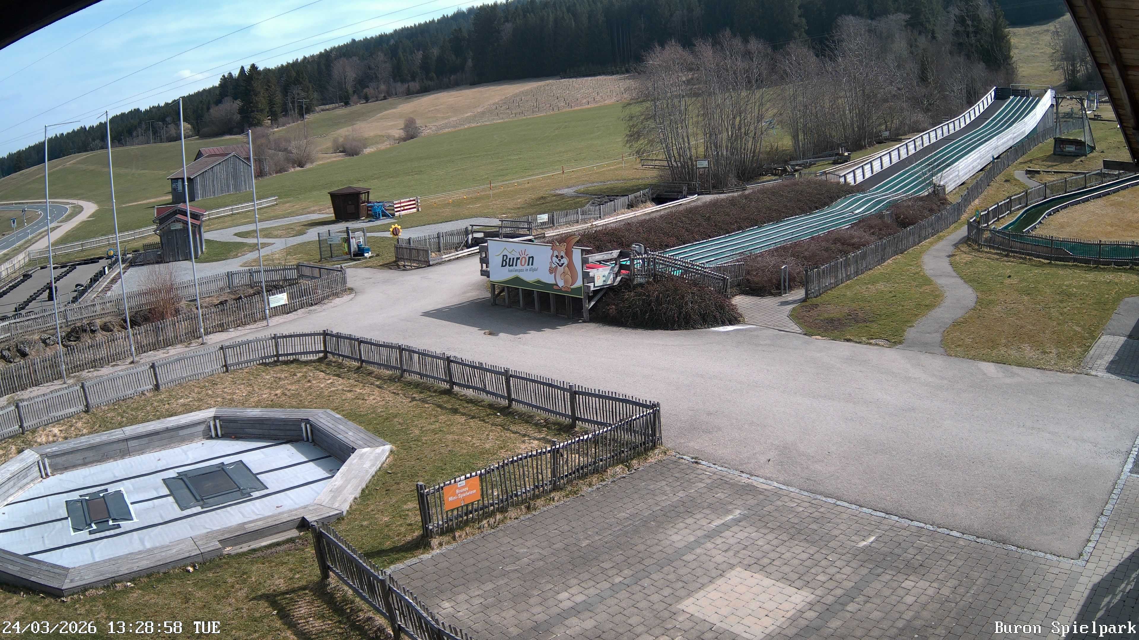 Archived image Webcam with the view of the Alpine restaurant Buron Stadl