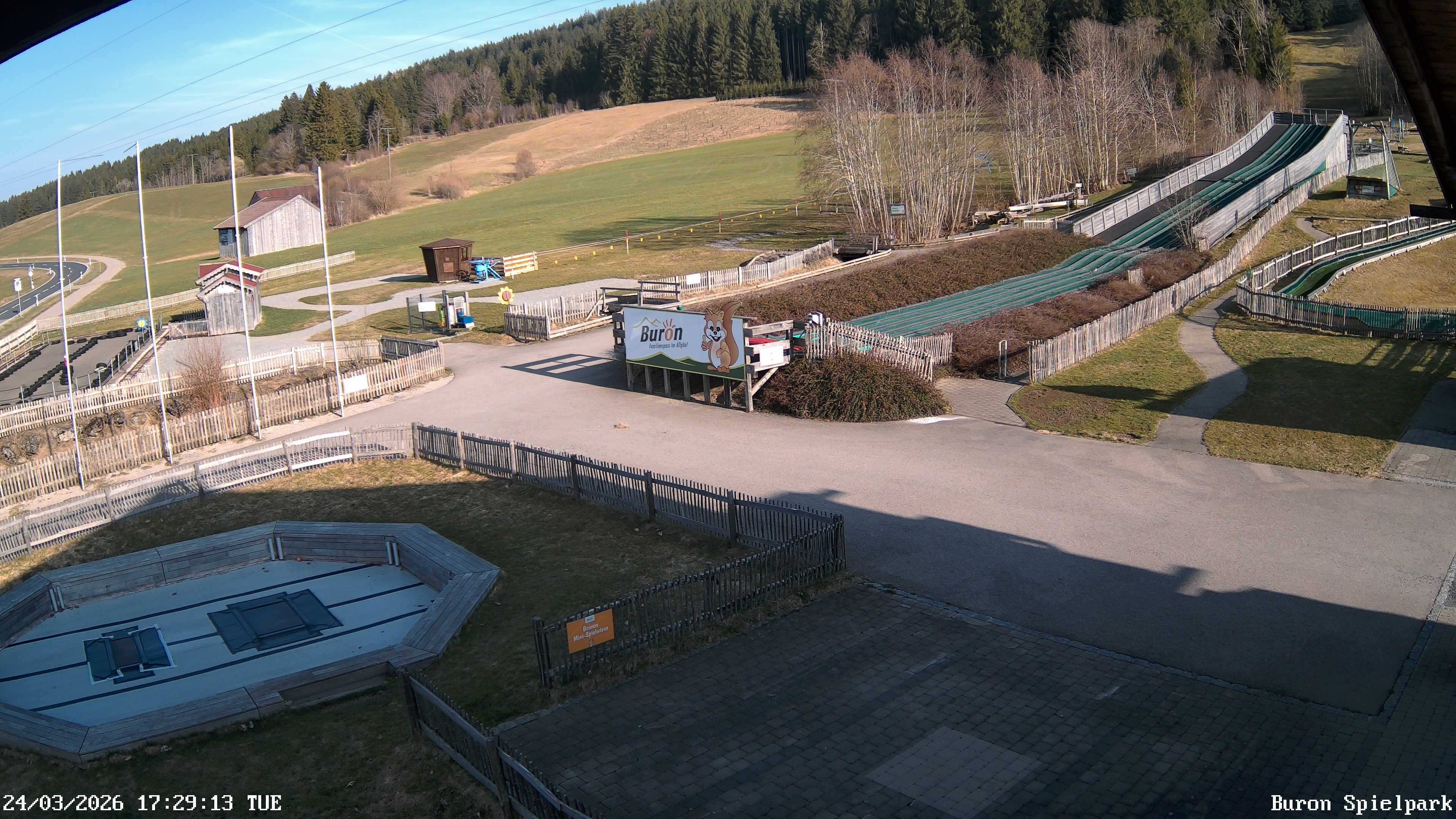 Archived image Webcam with the view of the Alpine restaurant Buron Stadl