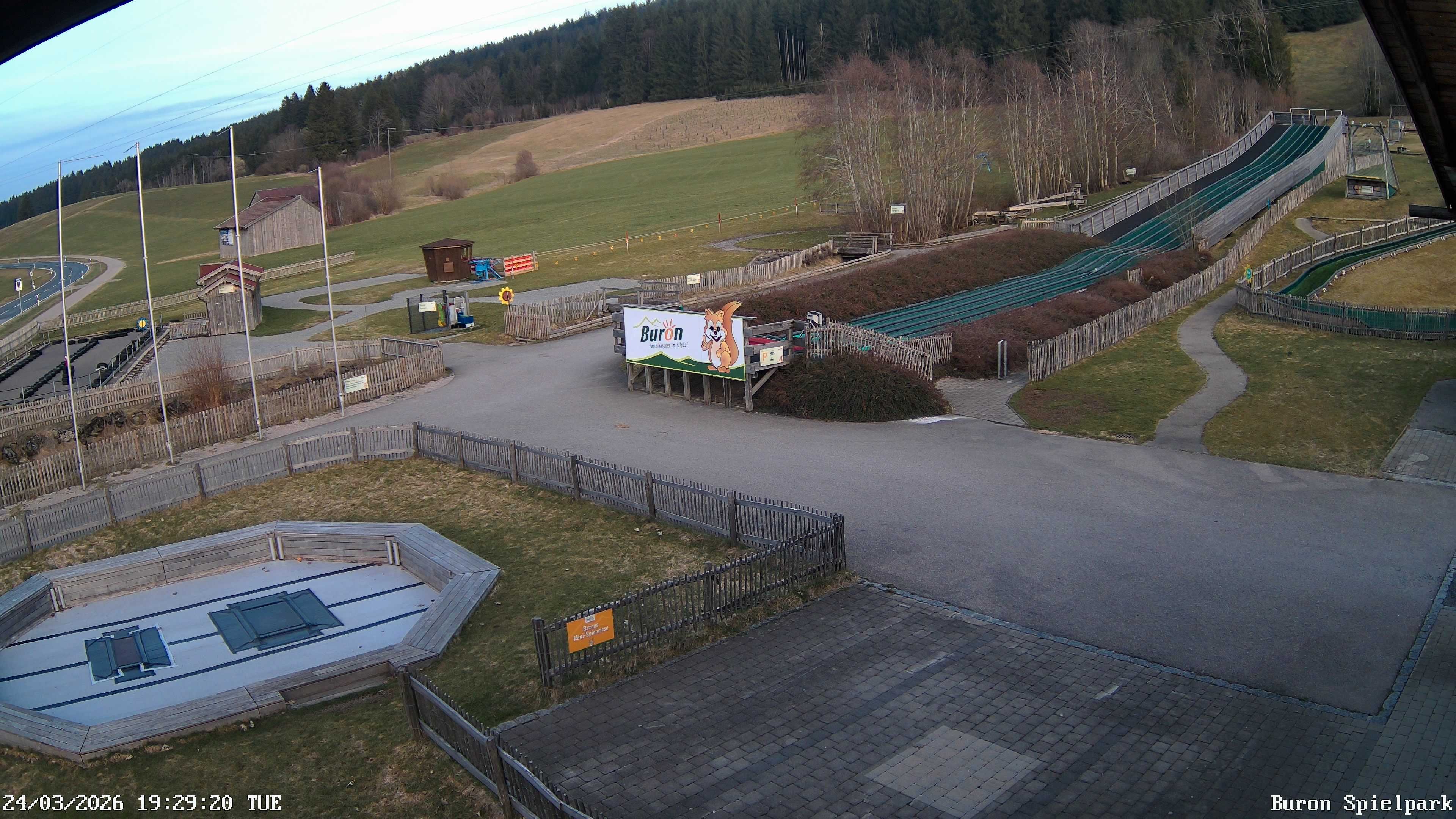 Archived image Webcam with the view of the Alpine restaurant Buron Stadl