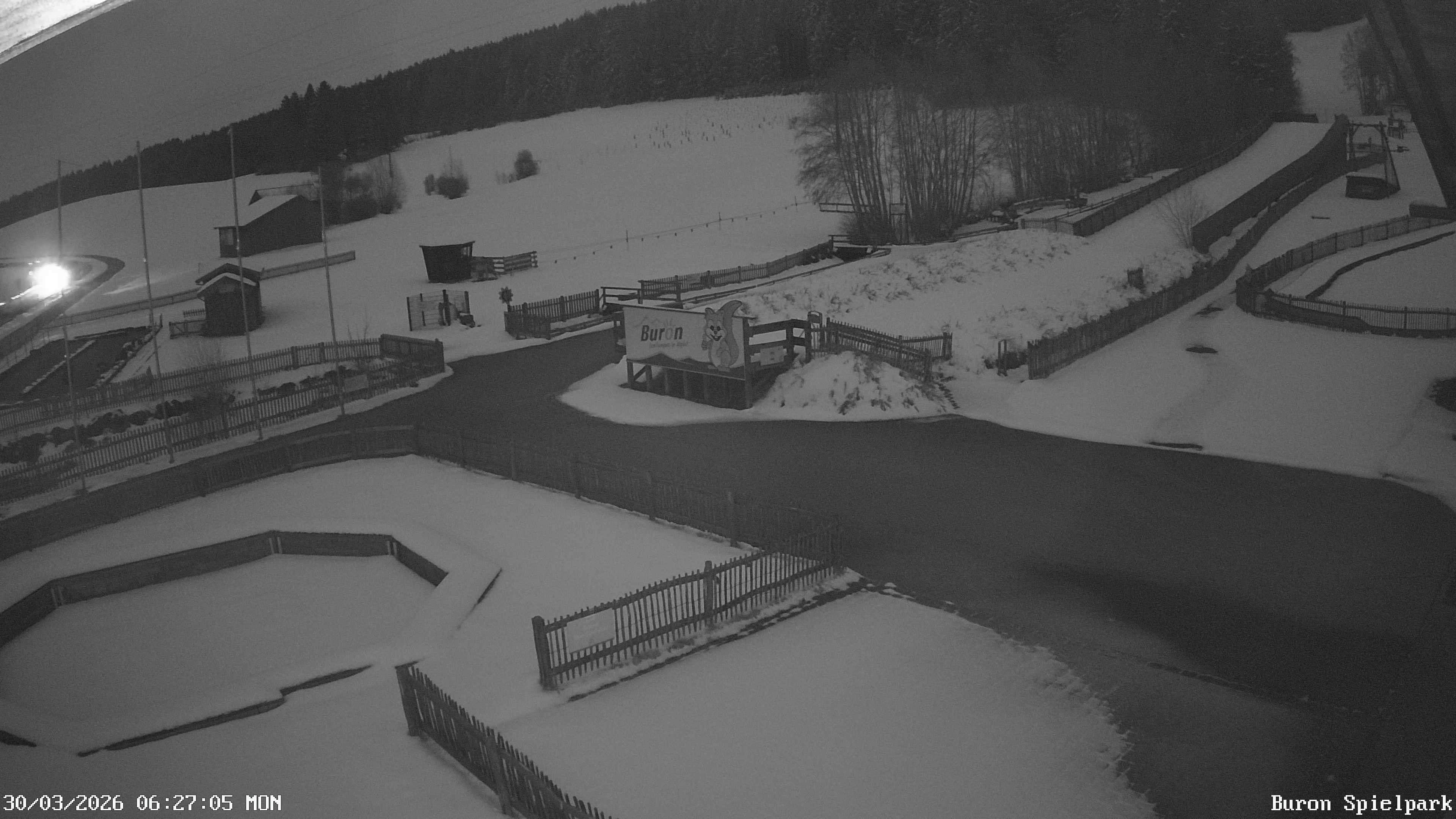 Archived image Webcam with the view of the Alpine restaurant Buron Stadl