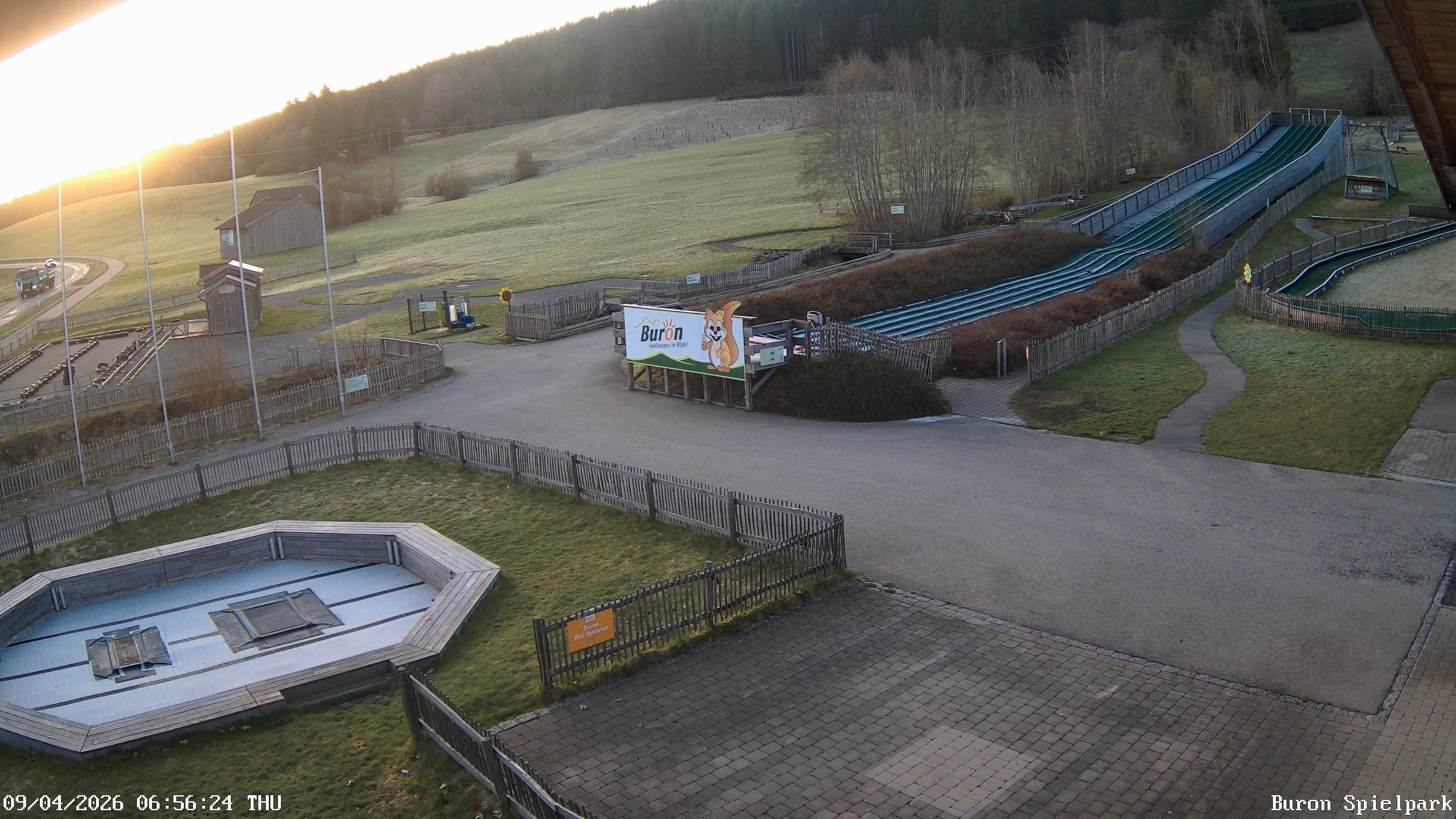 Archived image Webcam with the view of the Alpine restaurant Buron Stadl