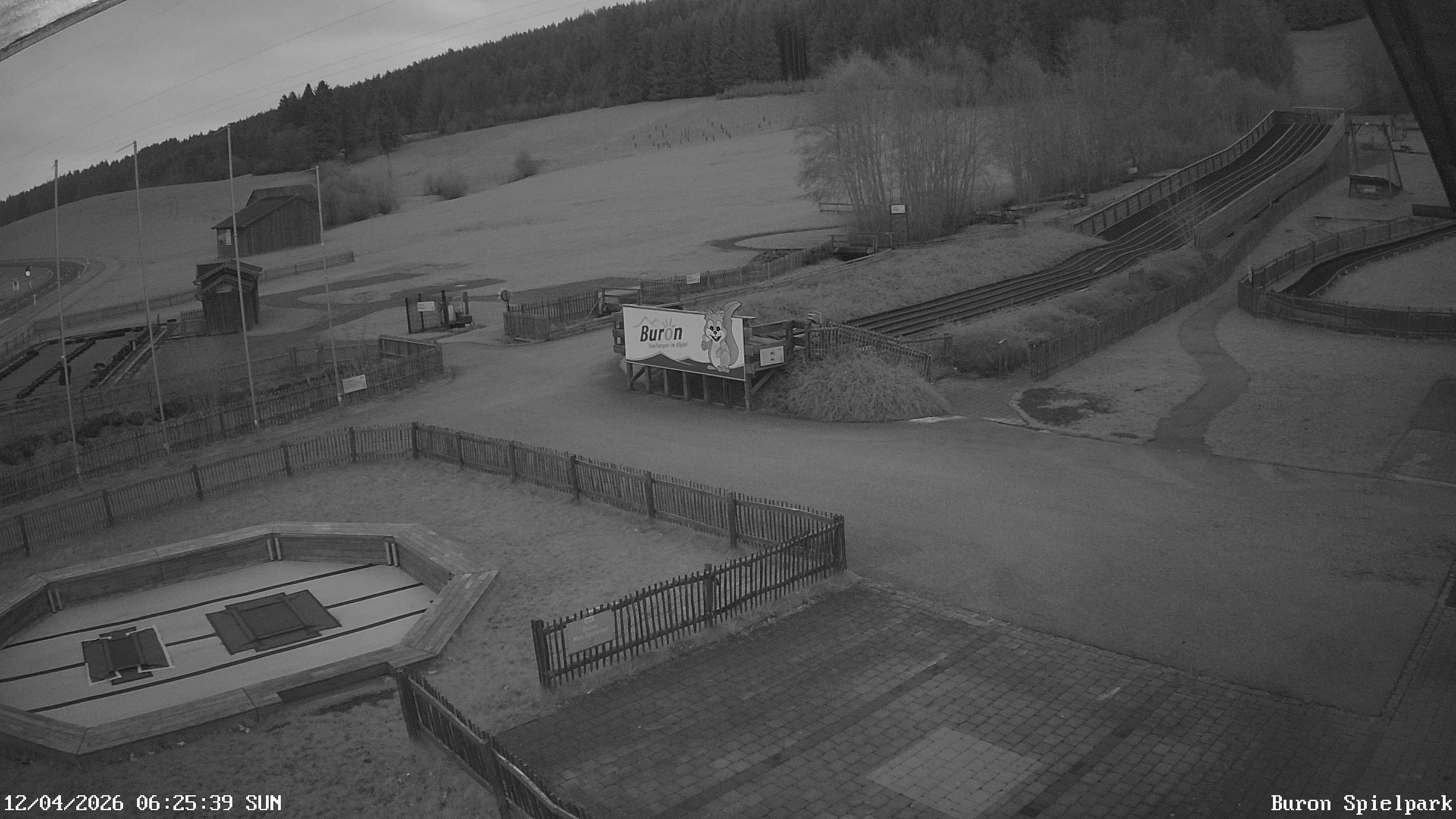 Archived image Webcam with the view of the Alpine restaurant Buron Stadl