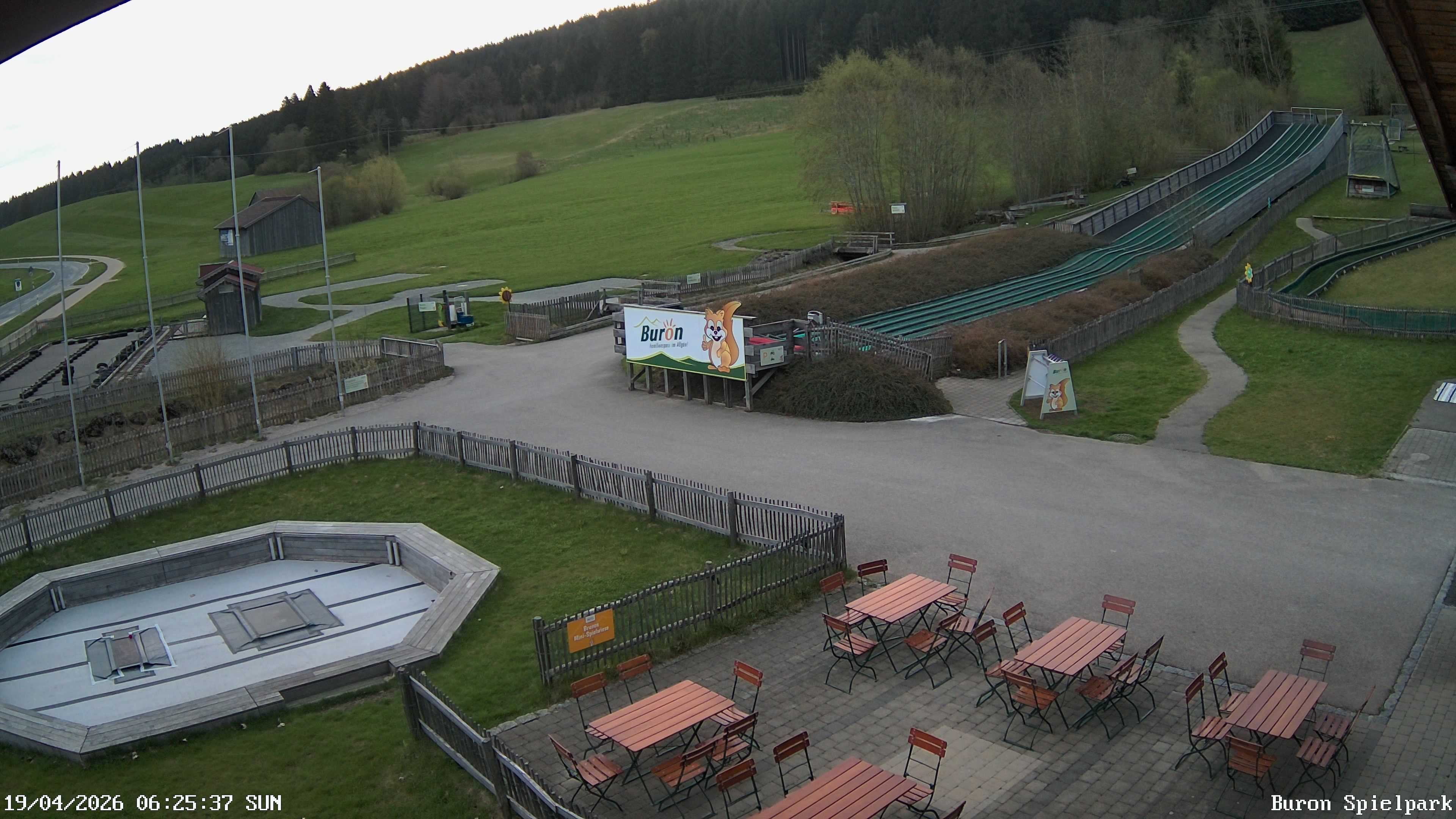 Archived image Webcam with the view of the Alpine restaurant Buron Stadl