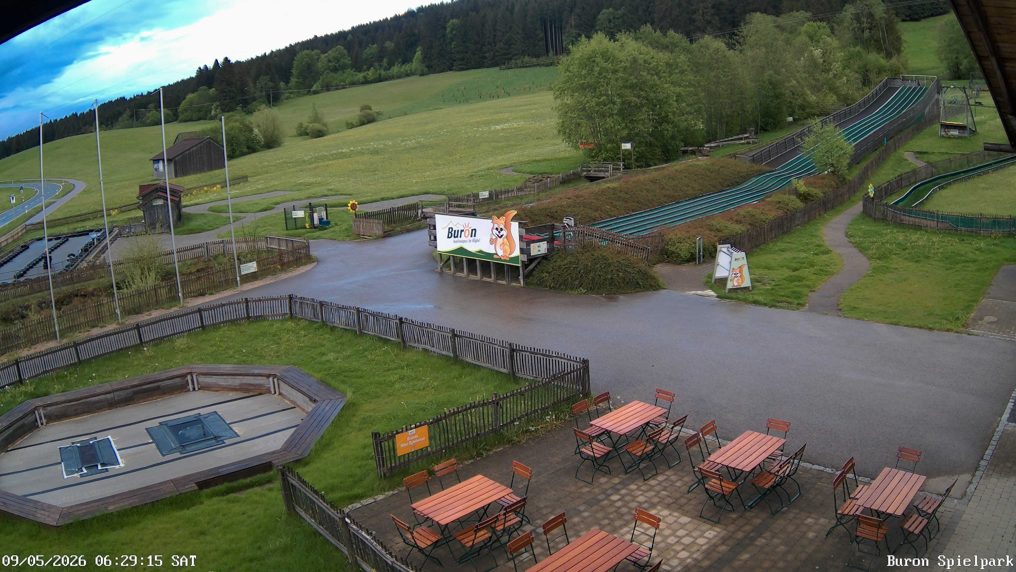 Archived image Webcam with the view of the Alpine restaurant Buron Stadl