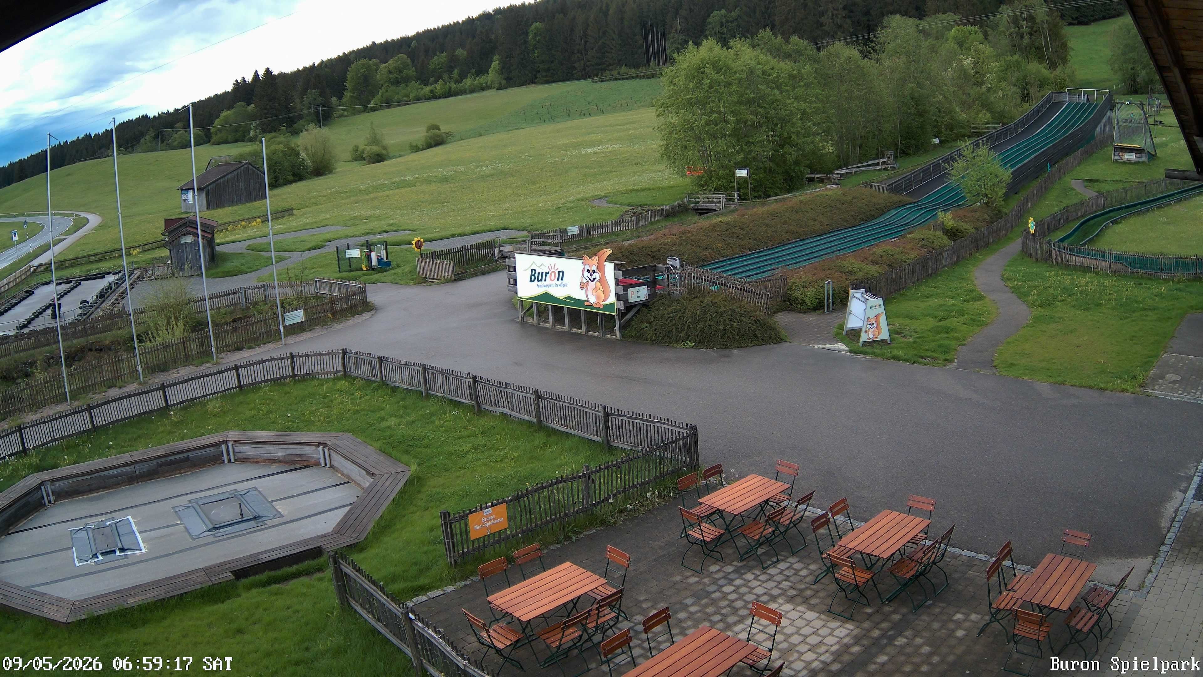 Archived image Webcam with the view of the Alpine restaurant Buron Stadl