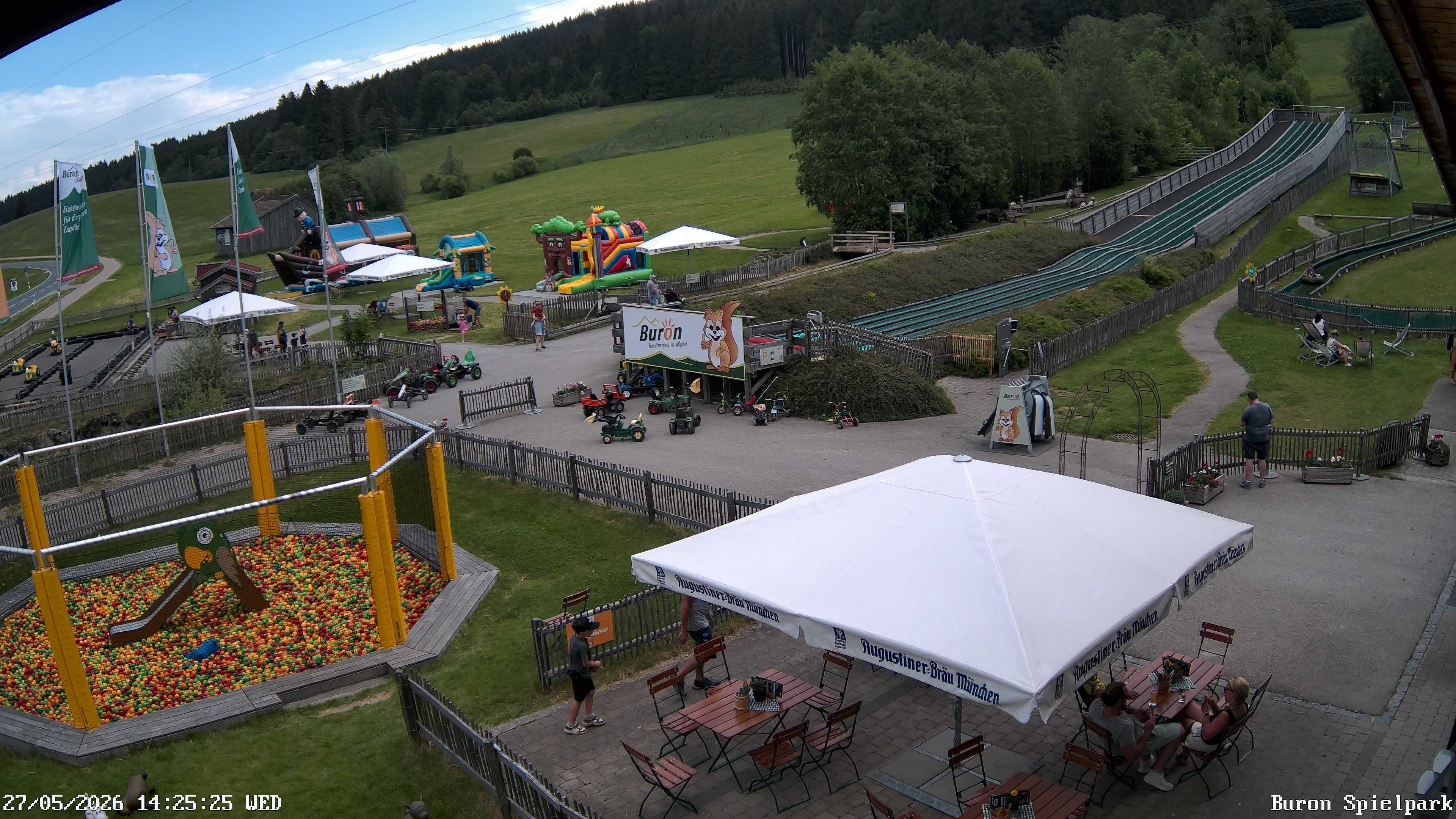 Archived image Webcam with the view of the Alpine restaurant Buron Stadl