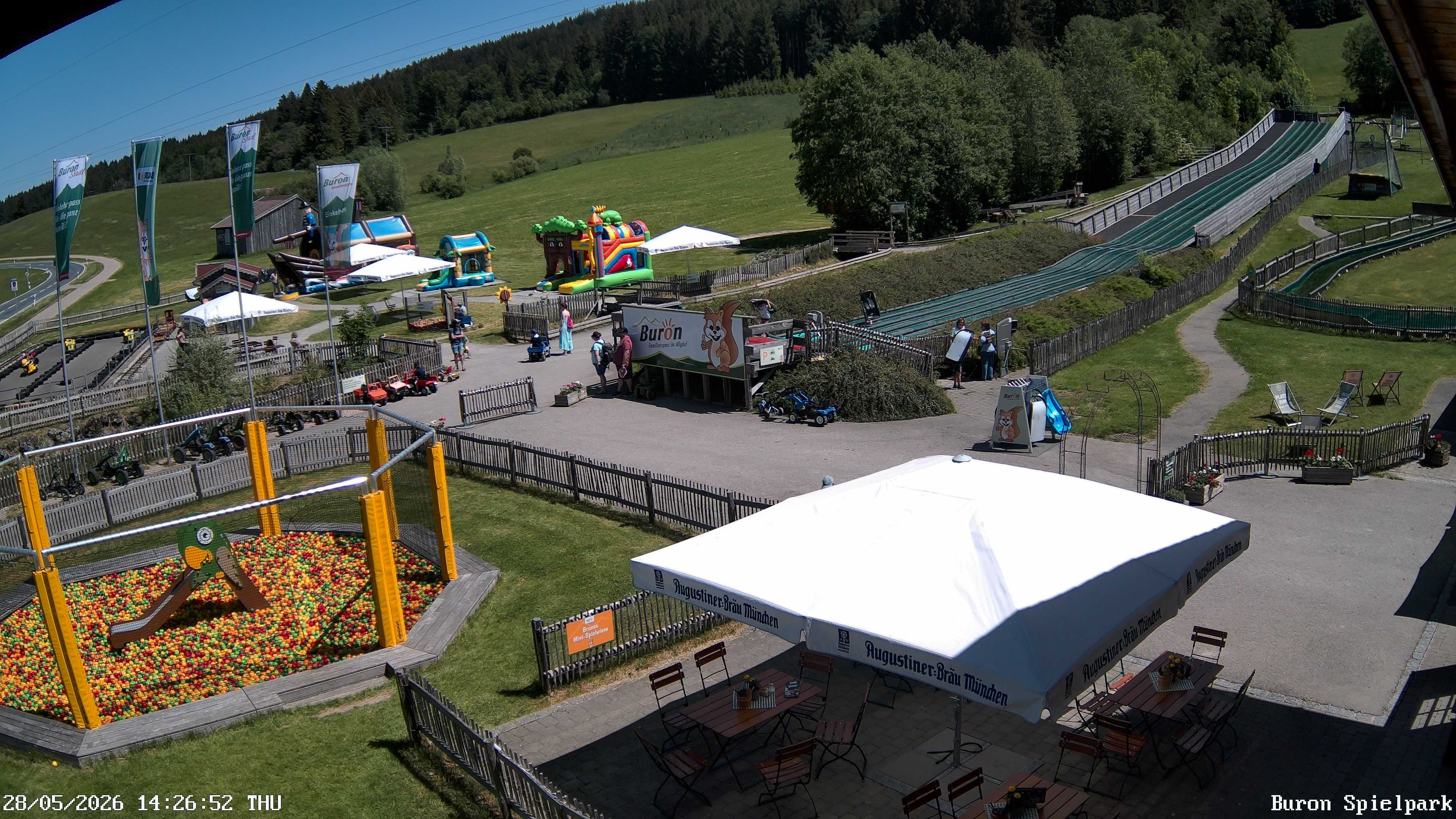 Archived image Webcam with the view of the Alpine restaurant Buron Stadl