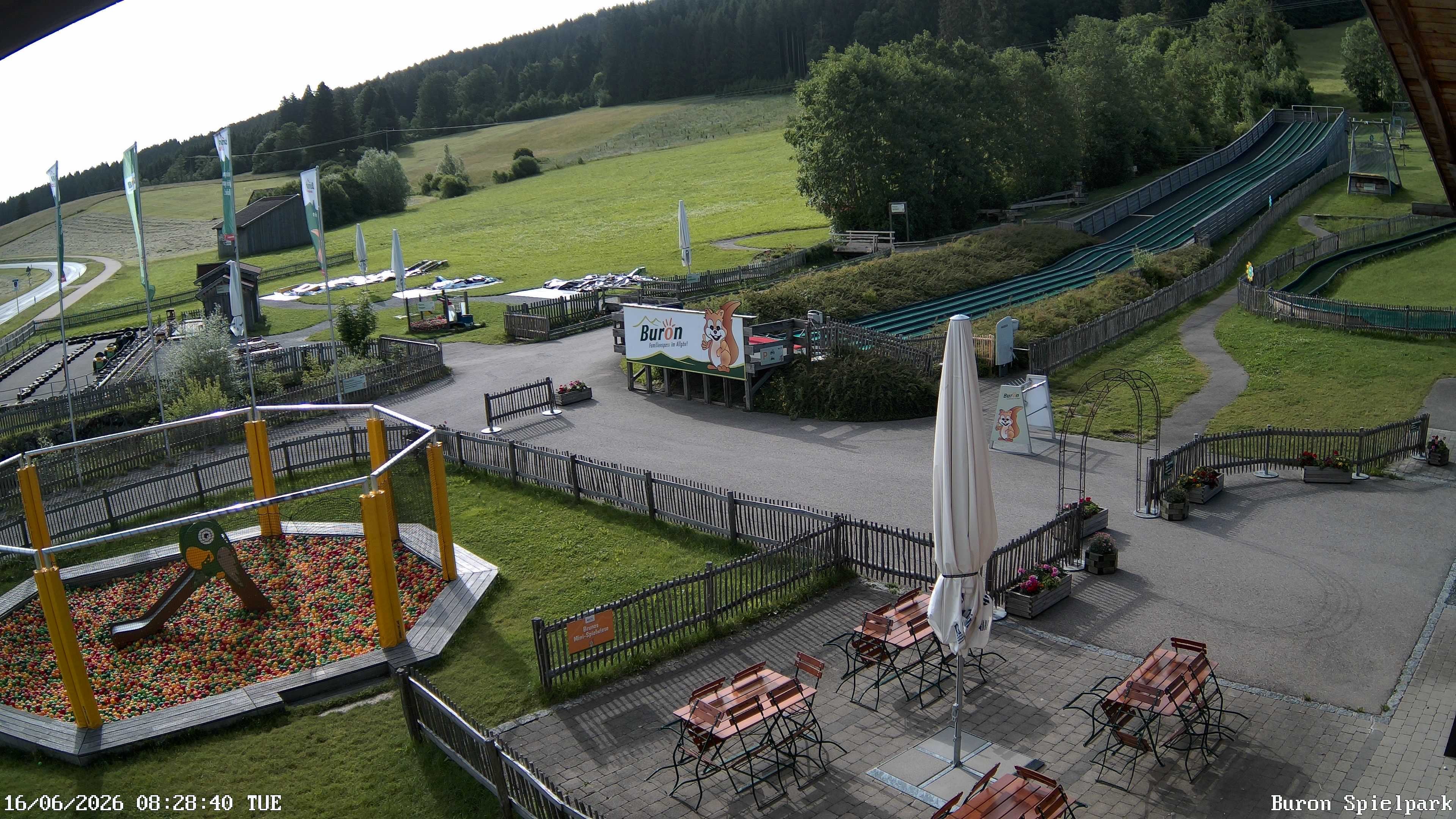 Archived image Webcam with the view of the Alpine restaurant Buron Stadl