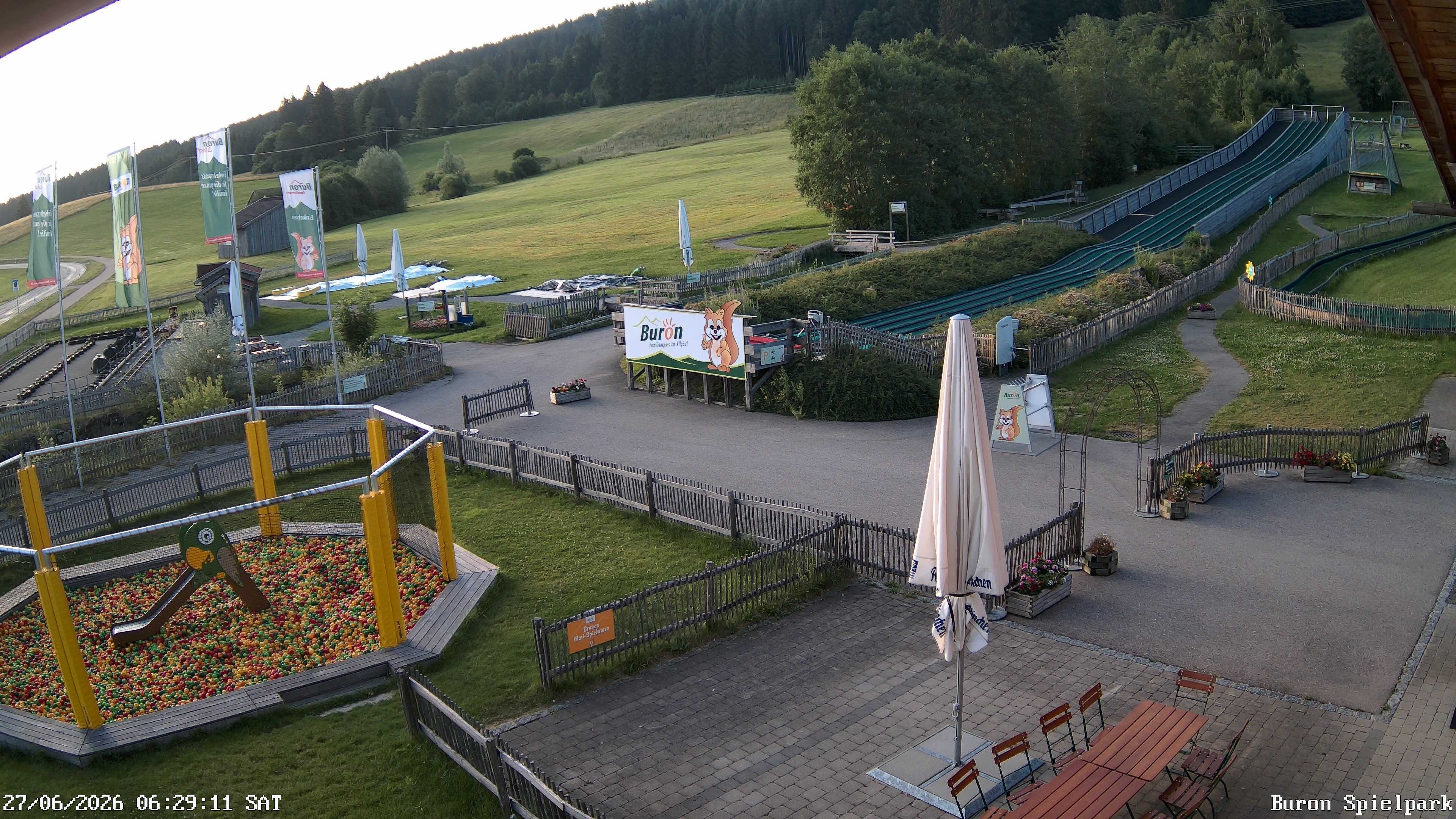 Archived image Webcam with the view of the Alpine restaurant Buron Stadl