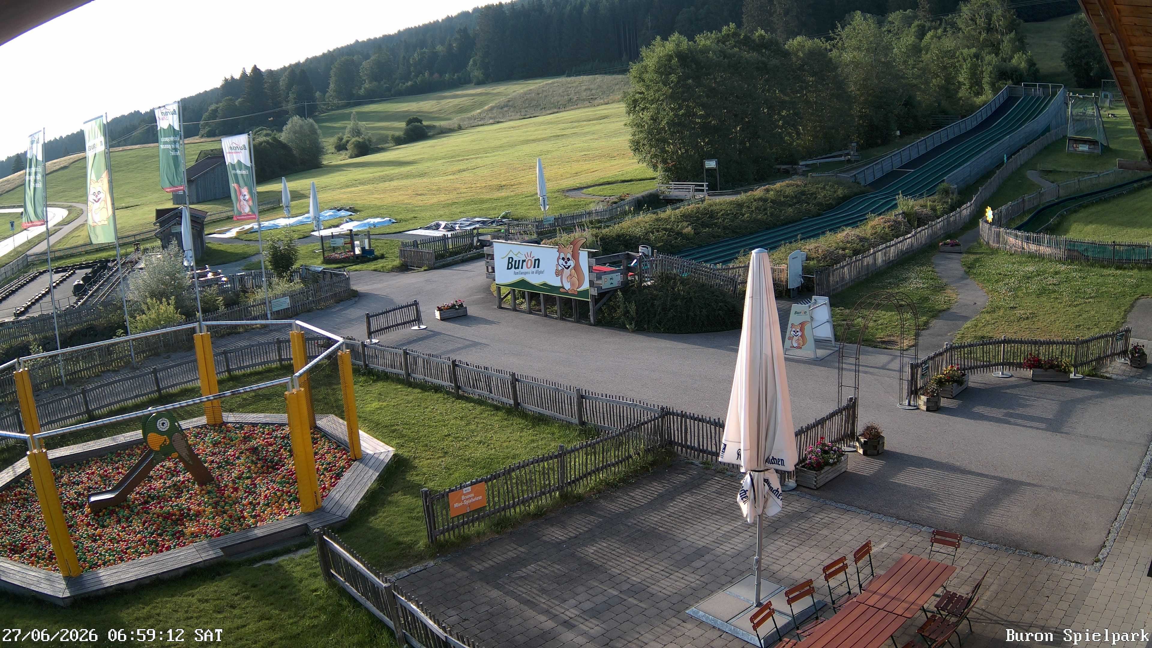 Archived image Webcam with the view of the Alpine restaurant Buron Stadl