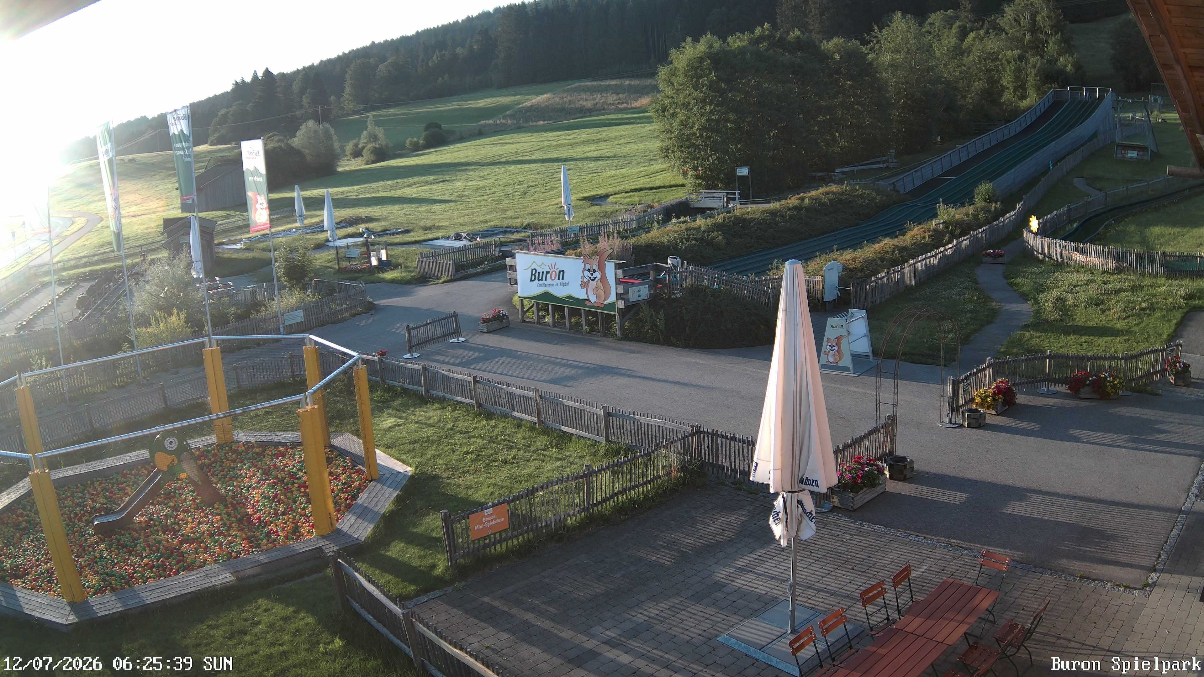 Archived image Webcam with the view of the Alpine restaurant Buron Stadl