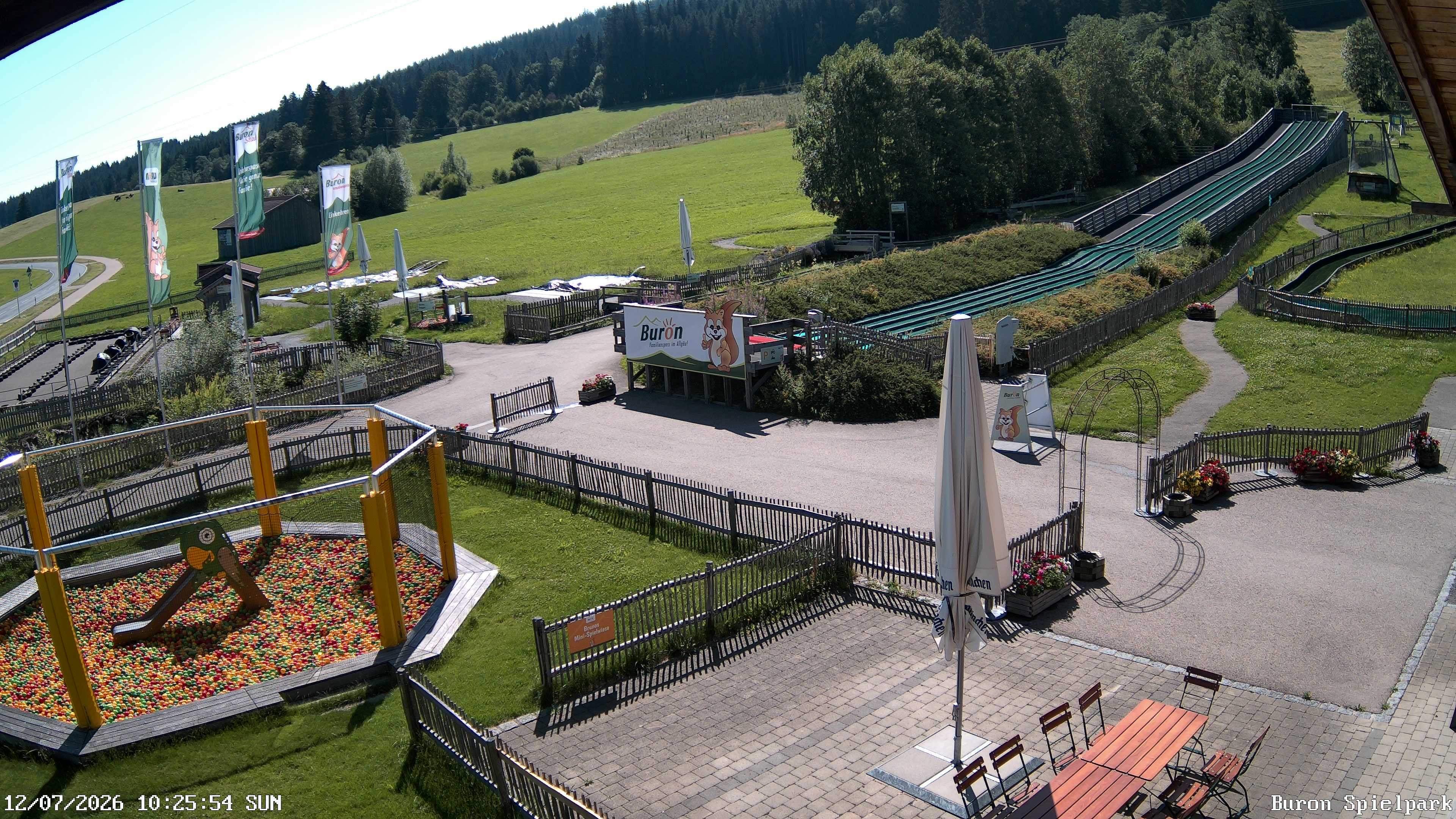 Archived image Webcam with the view of the Alpine restaurant Buron Stadl