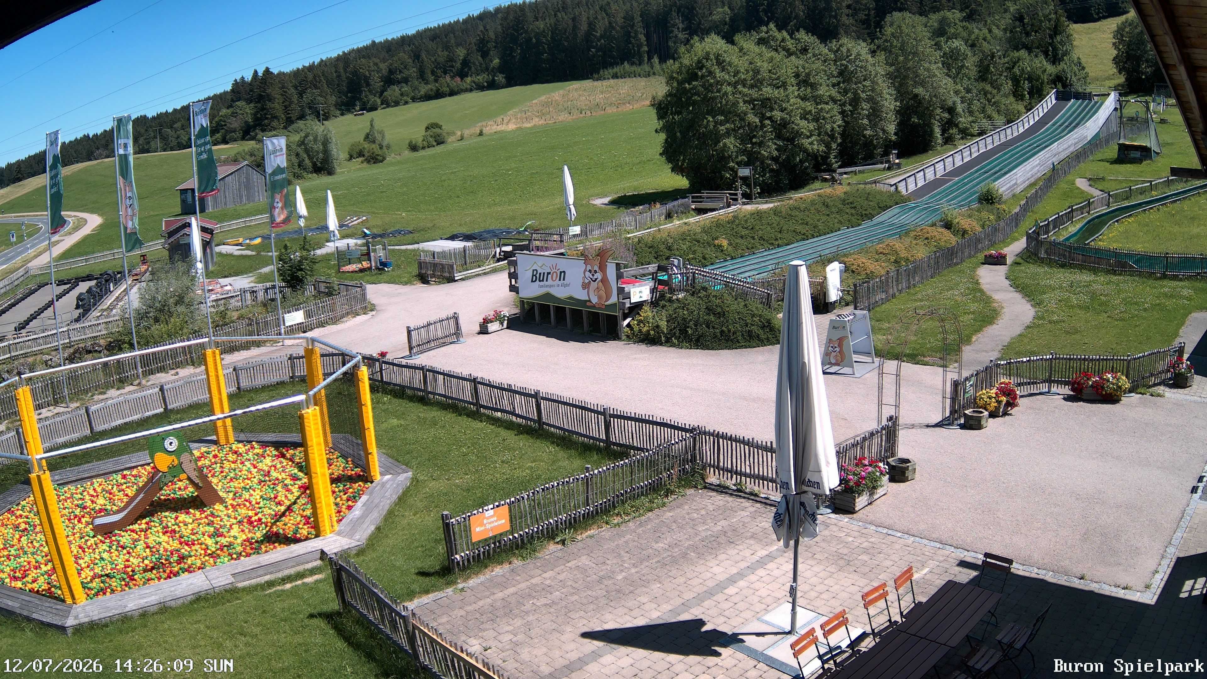 Archived image Webcam with the view of the Alpine restaurant Buron Stadl