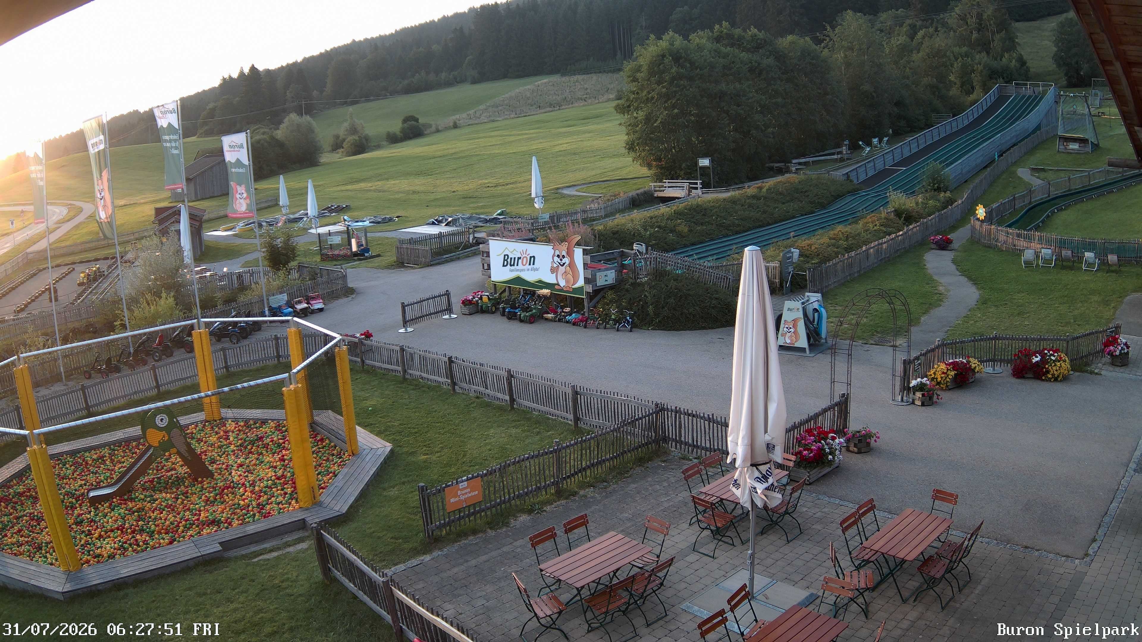 Archived image Webcam with the view of the Alpine restaurant Buron Stadl