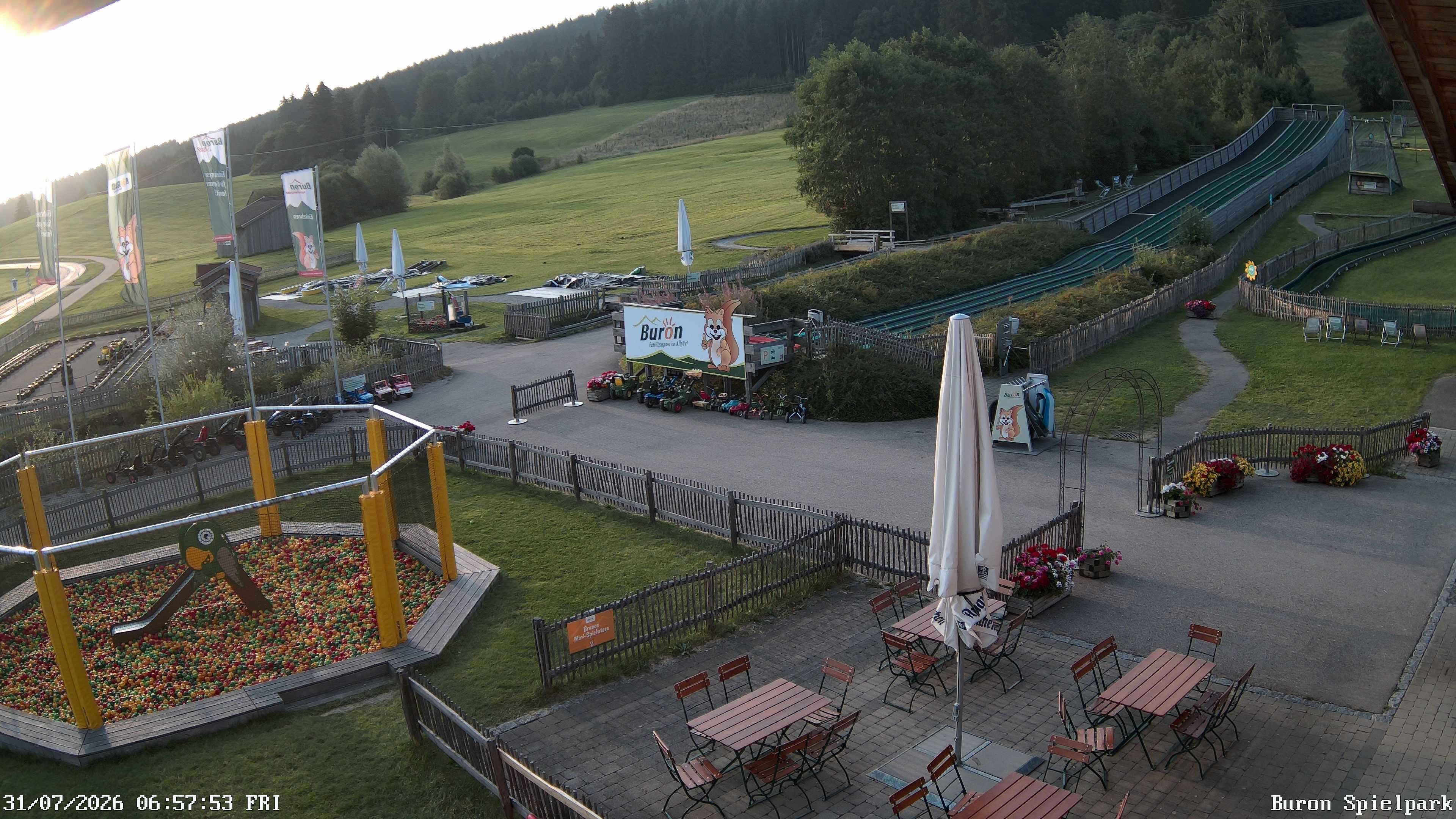 Archived image Webcam with the view of the Alpine restaurant Buron Stadl