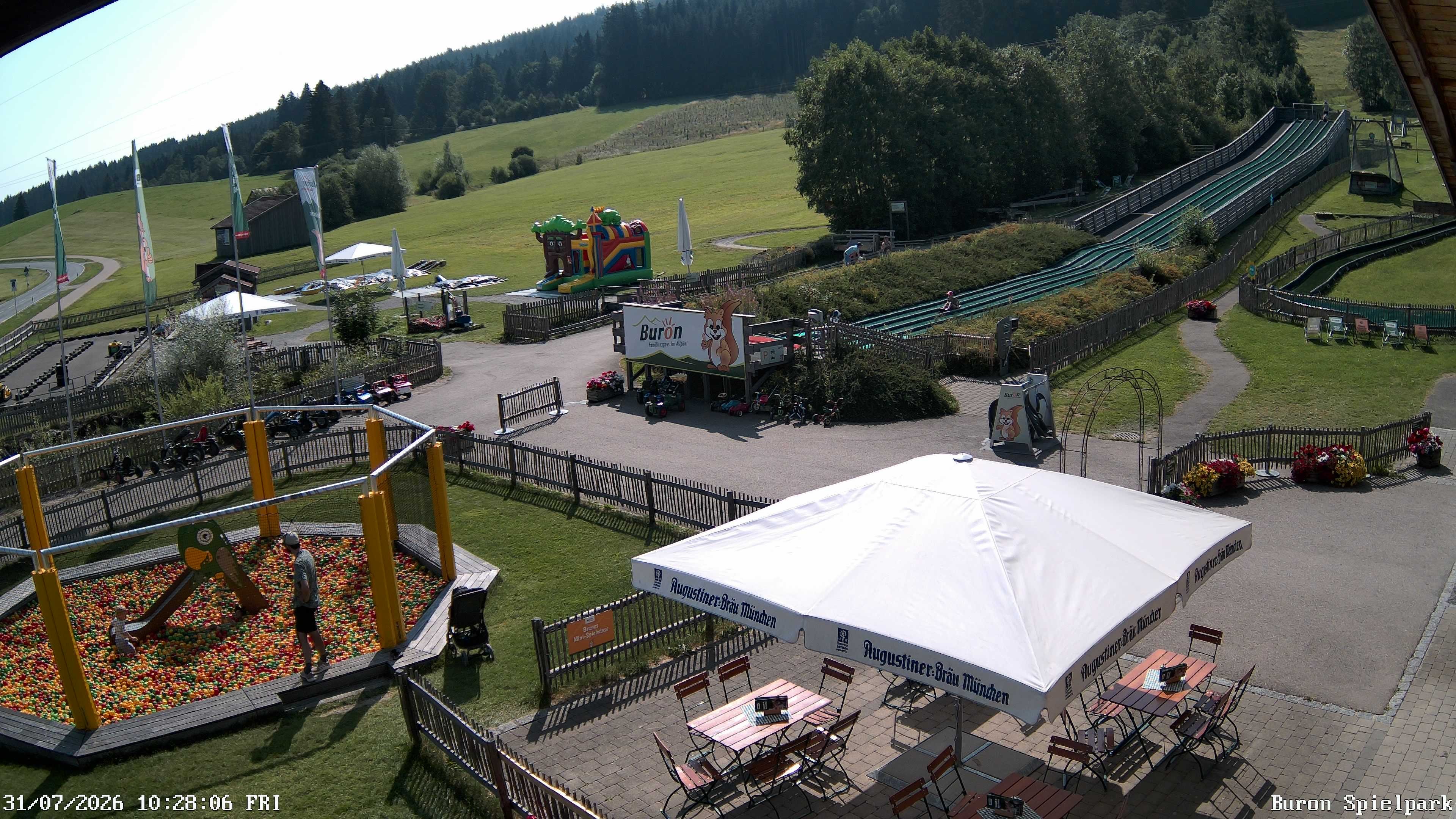 Archived image Webcam with the view of the Alpine restaurant Buron Stadl